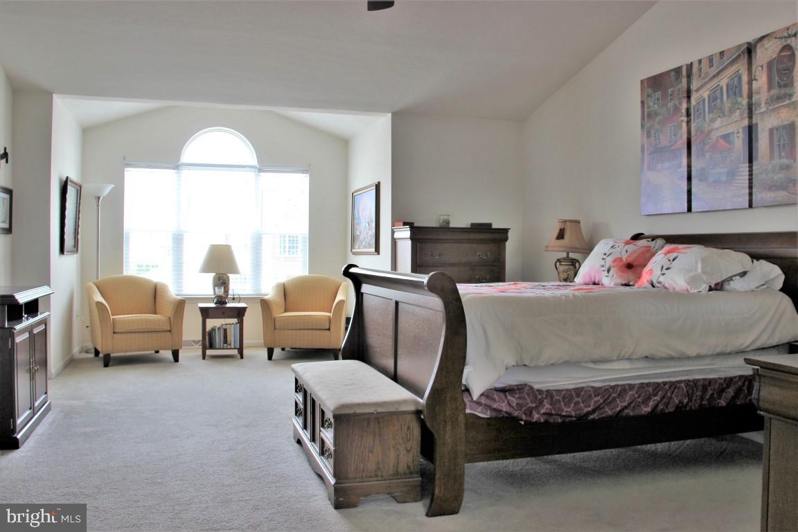 VINTAGE ACRES - Residential