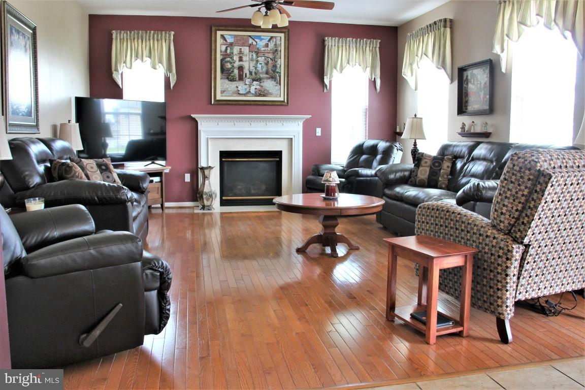 VINTAGE ACRES - Residential