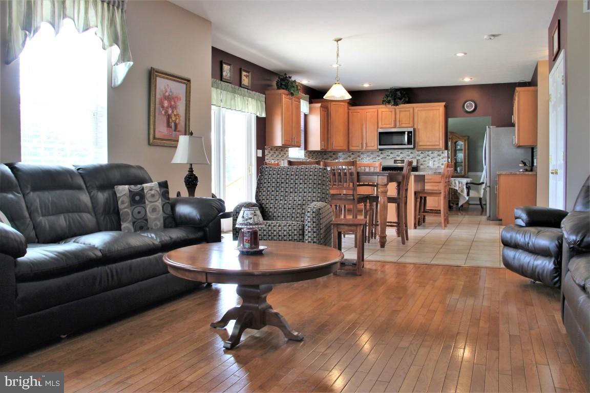 VINTAGE ACRES - Residential