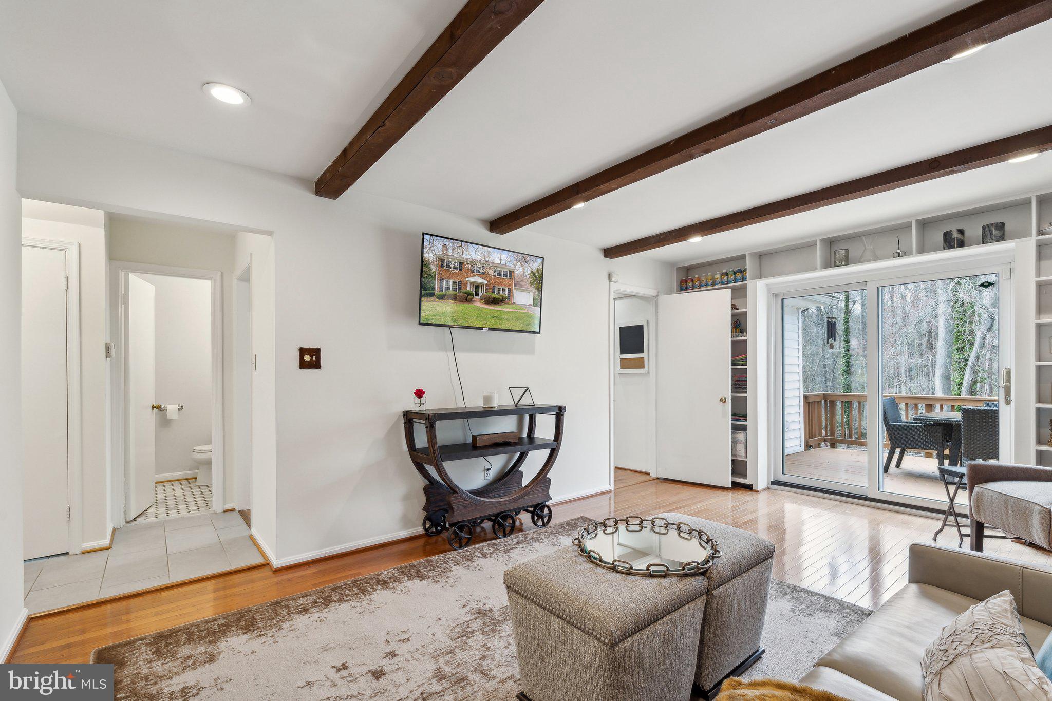 SUTTON PLACE - Residential