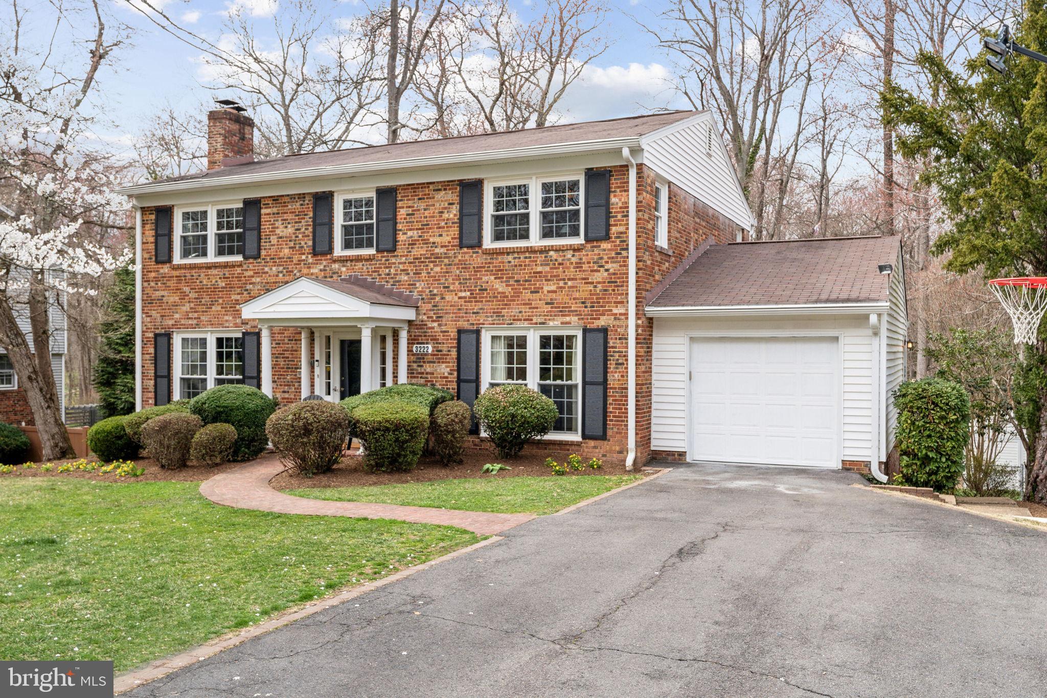 SUTTON PLACE - Residential