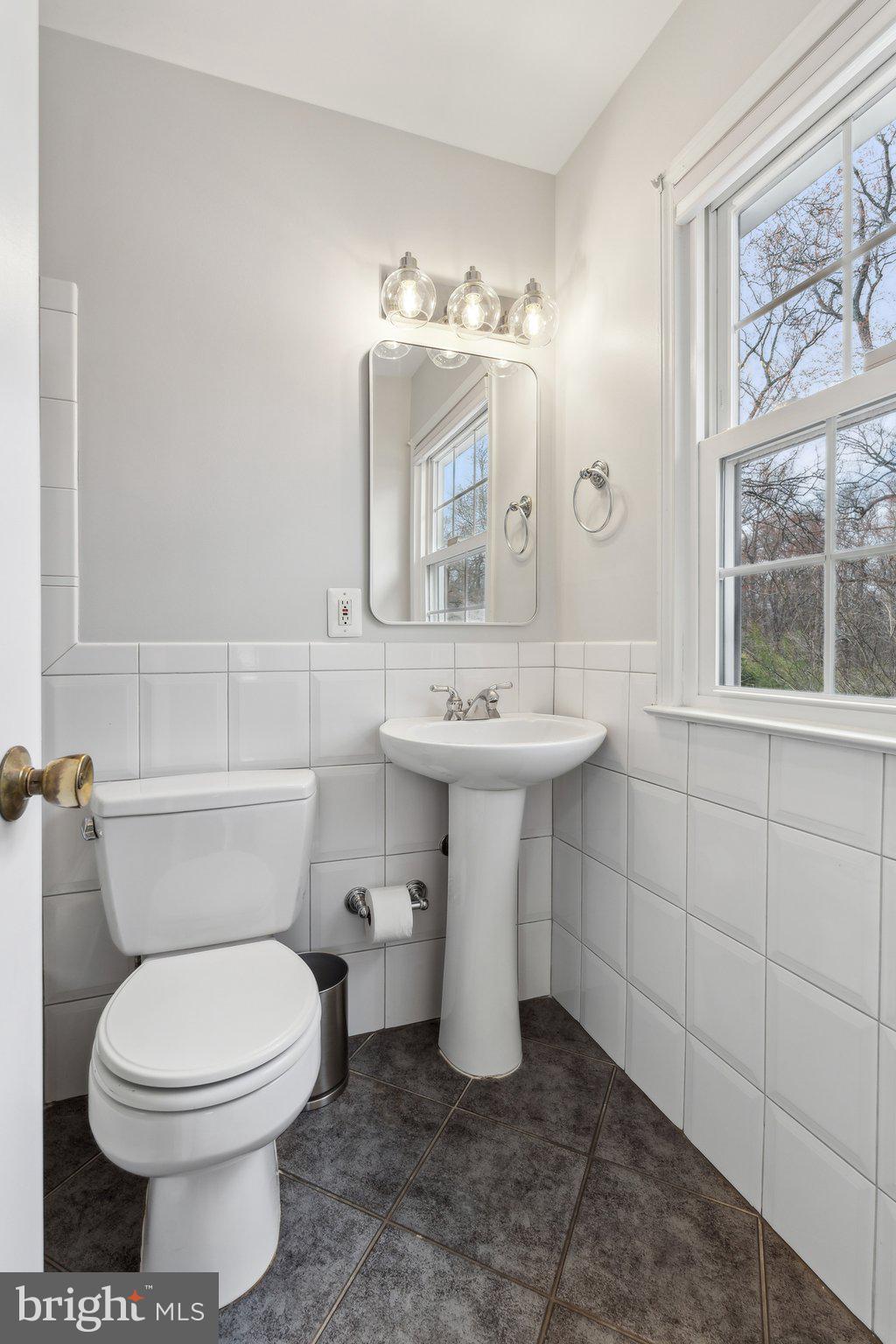 SUTTON PLACE - Residential