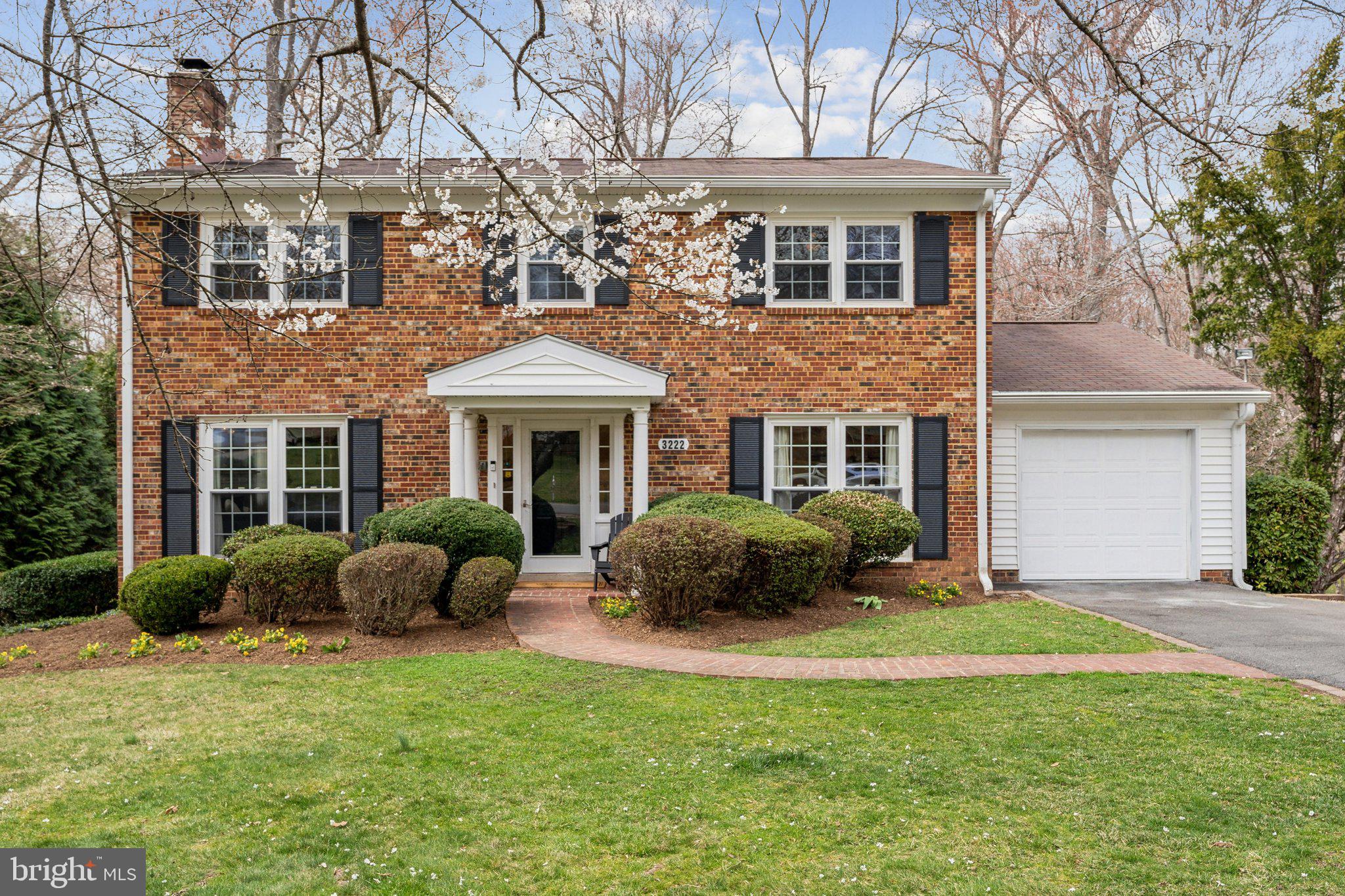 SUTTON PLACE - Residential