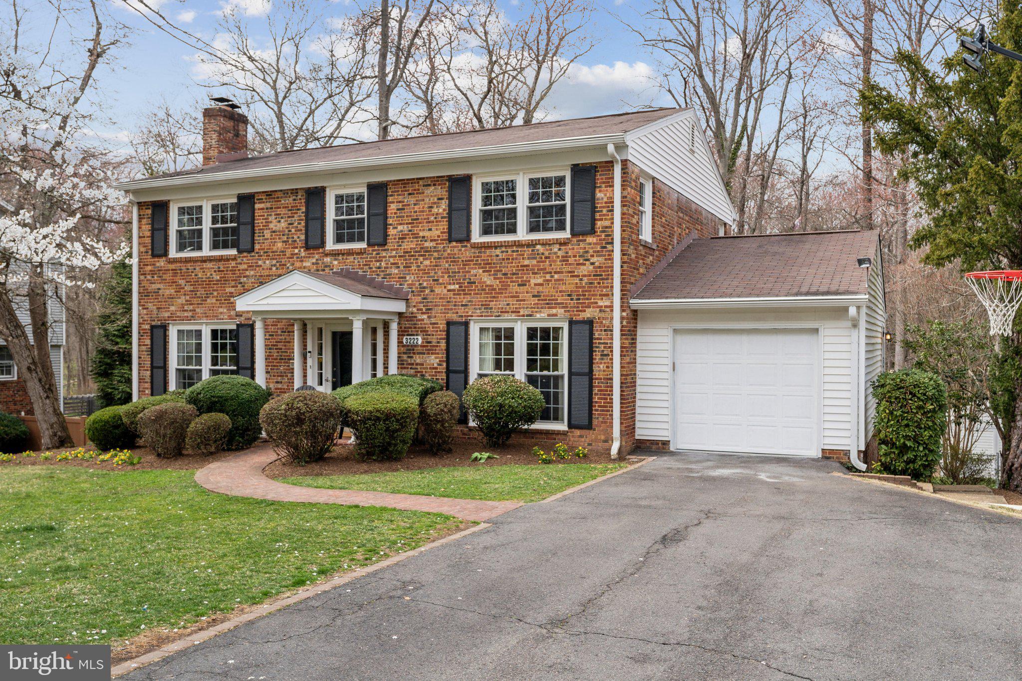 SUTTON PLACE - Residential