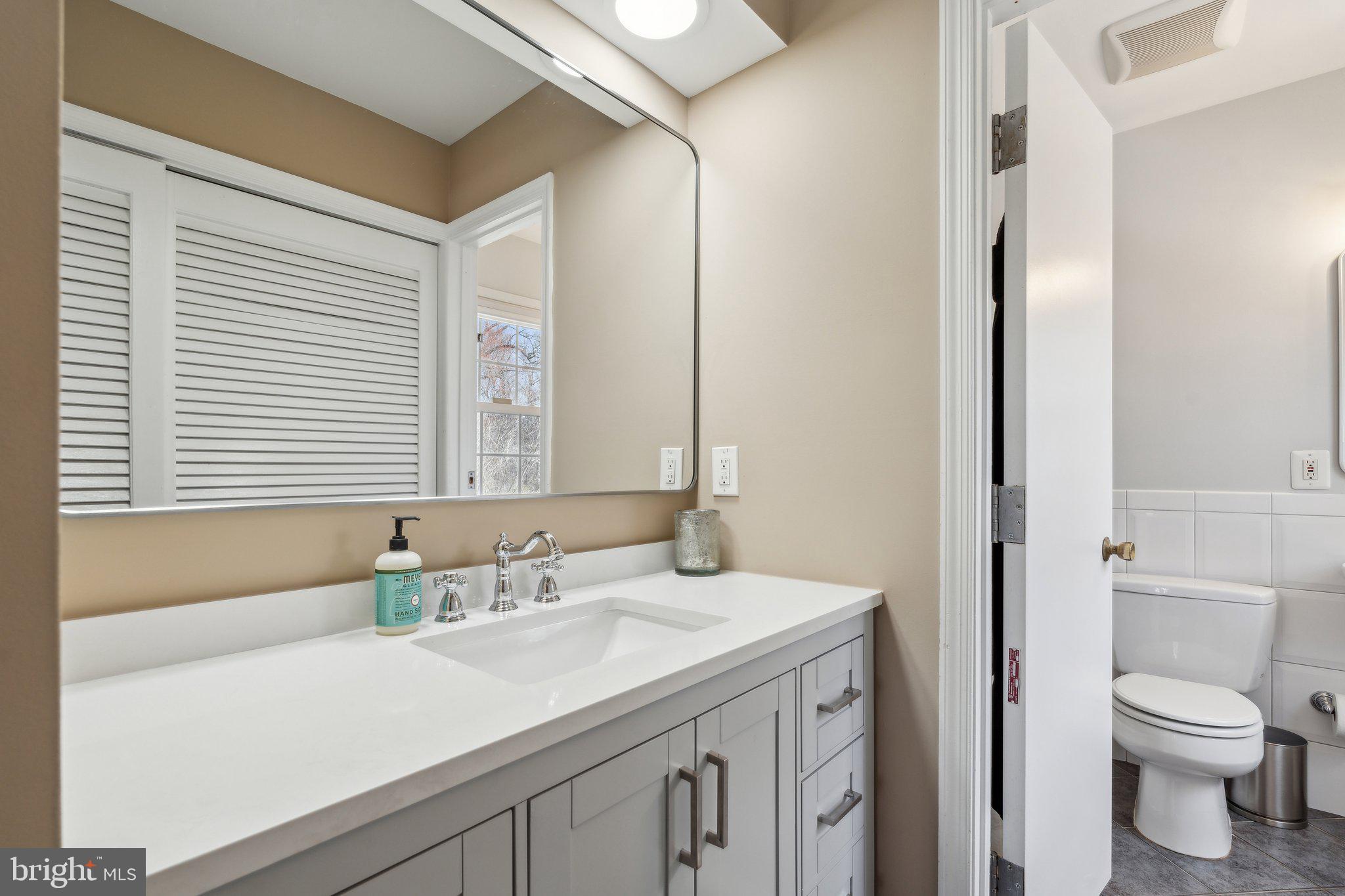 SUTTON PLACE - Residential