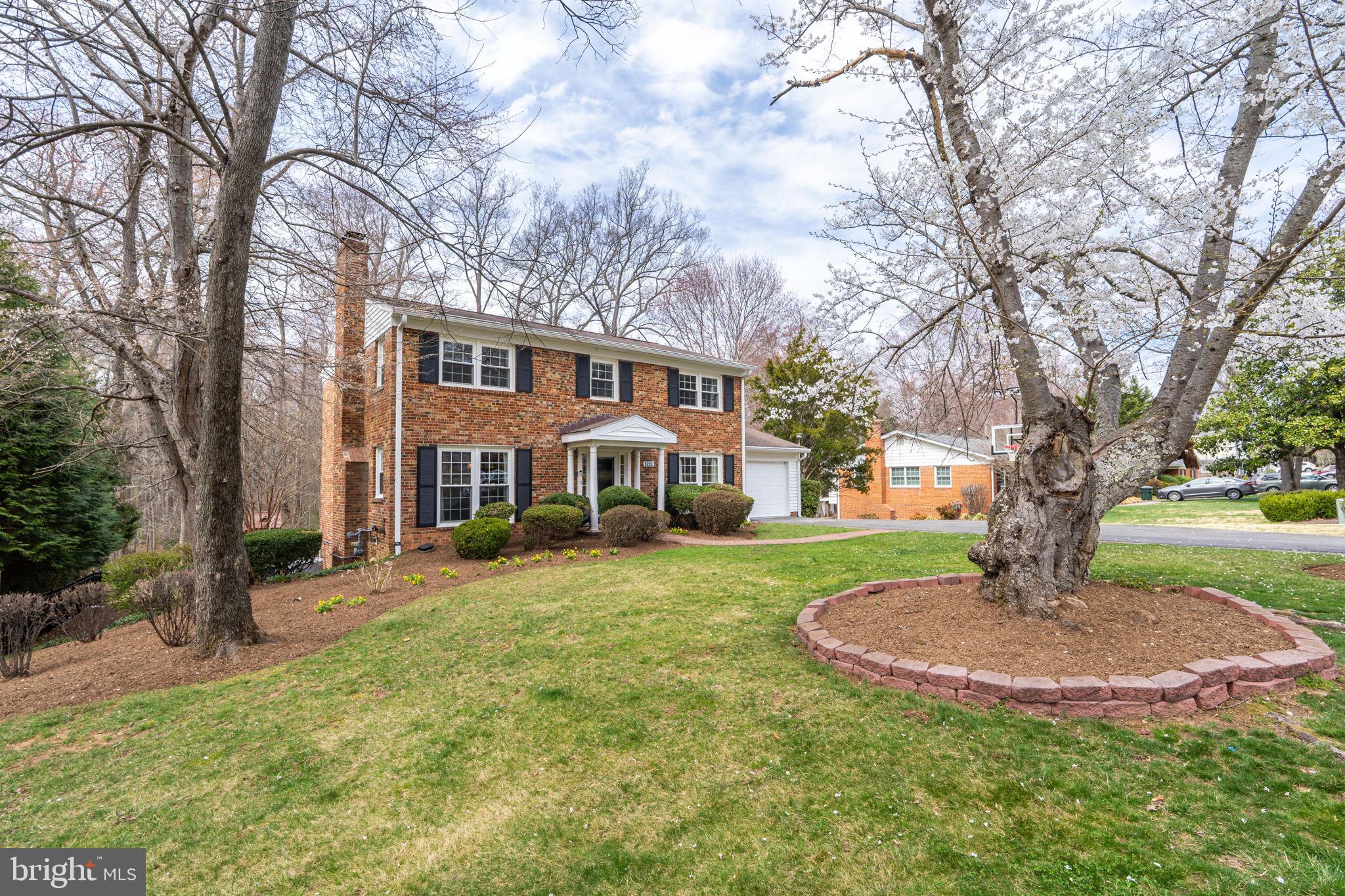 SUTTON PLACE - Residential