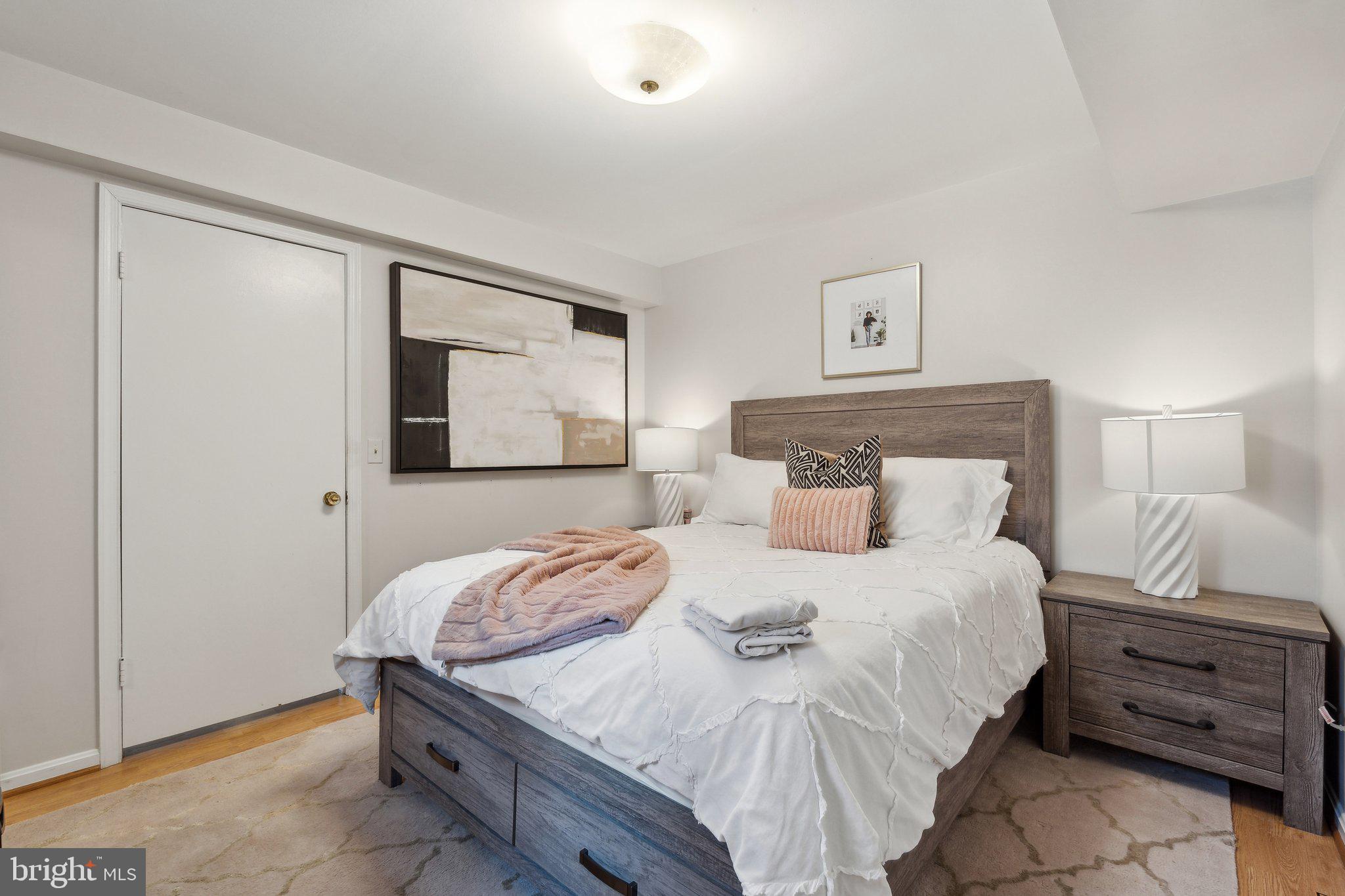 SUTTON PLACE - Residential