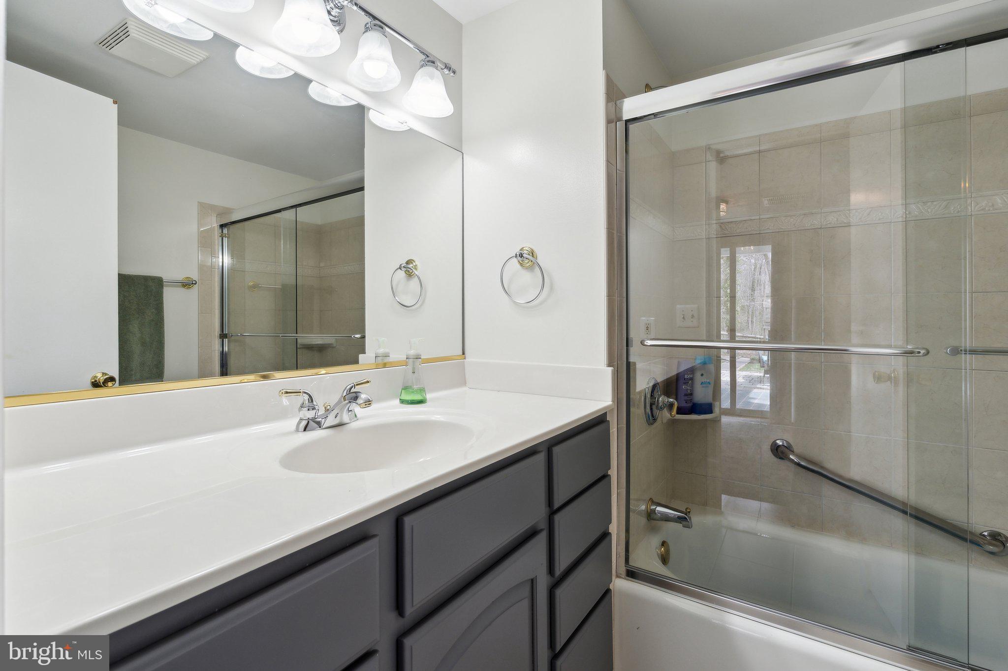 SUTTON PLACE - Residential