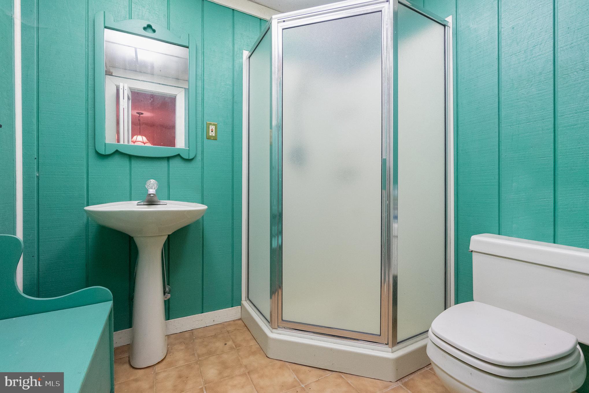 LYNS FOREST - Residential