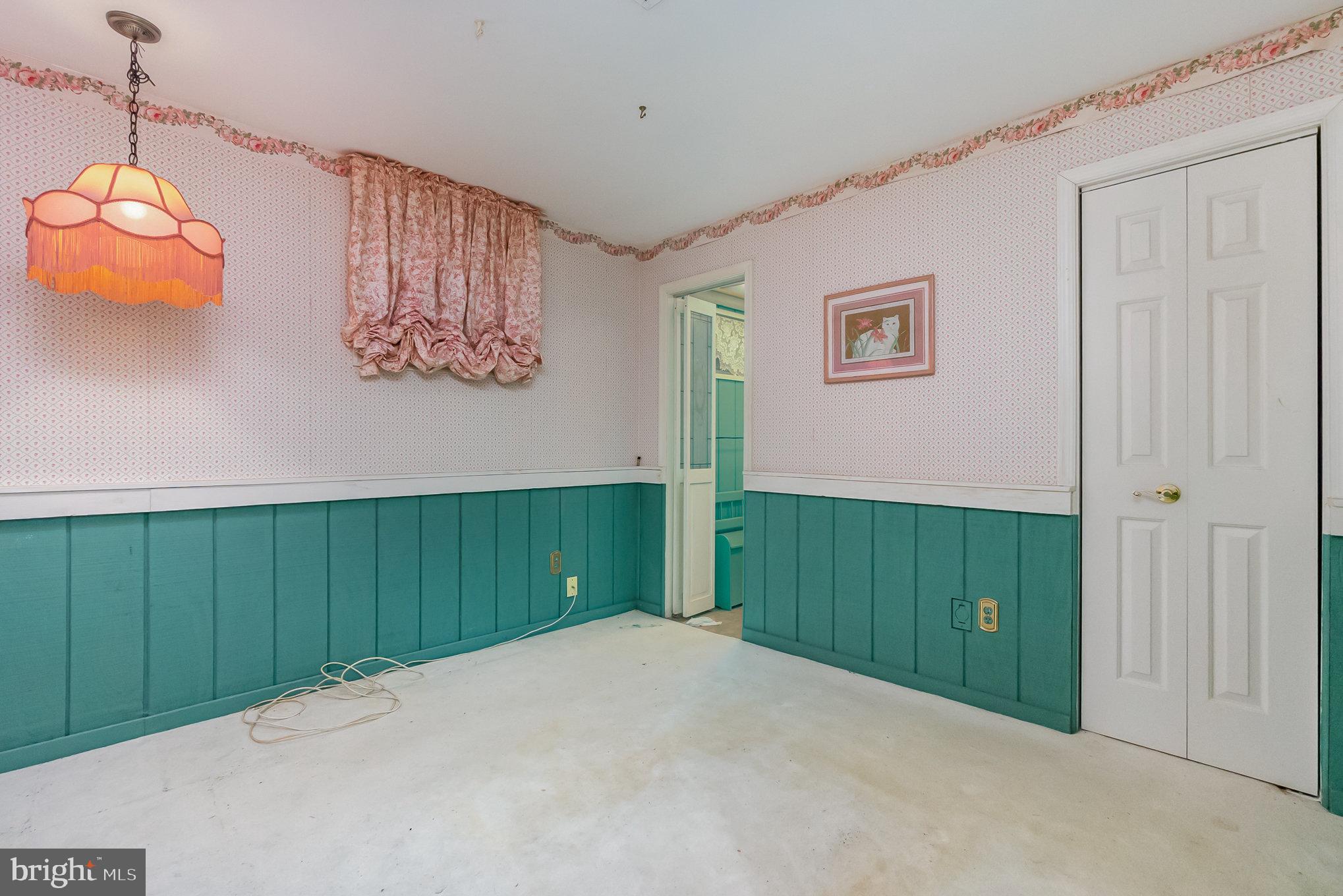 LYNS FOREST - Residential