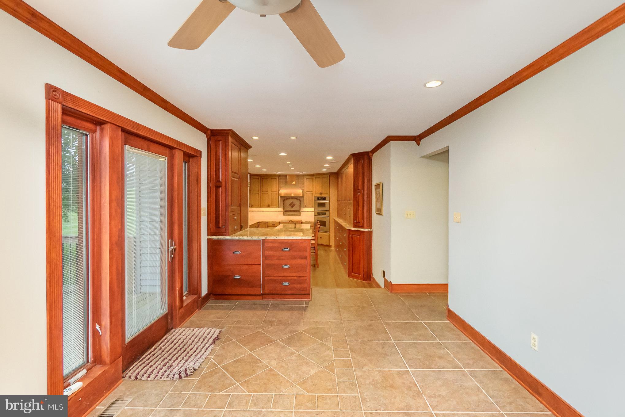 LYNS FOREST - Residential