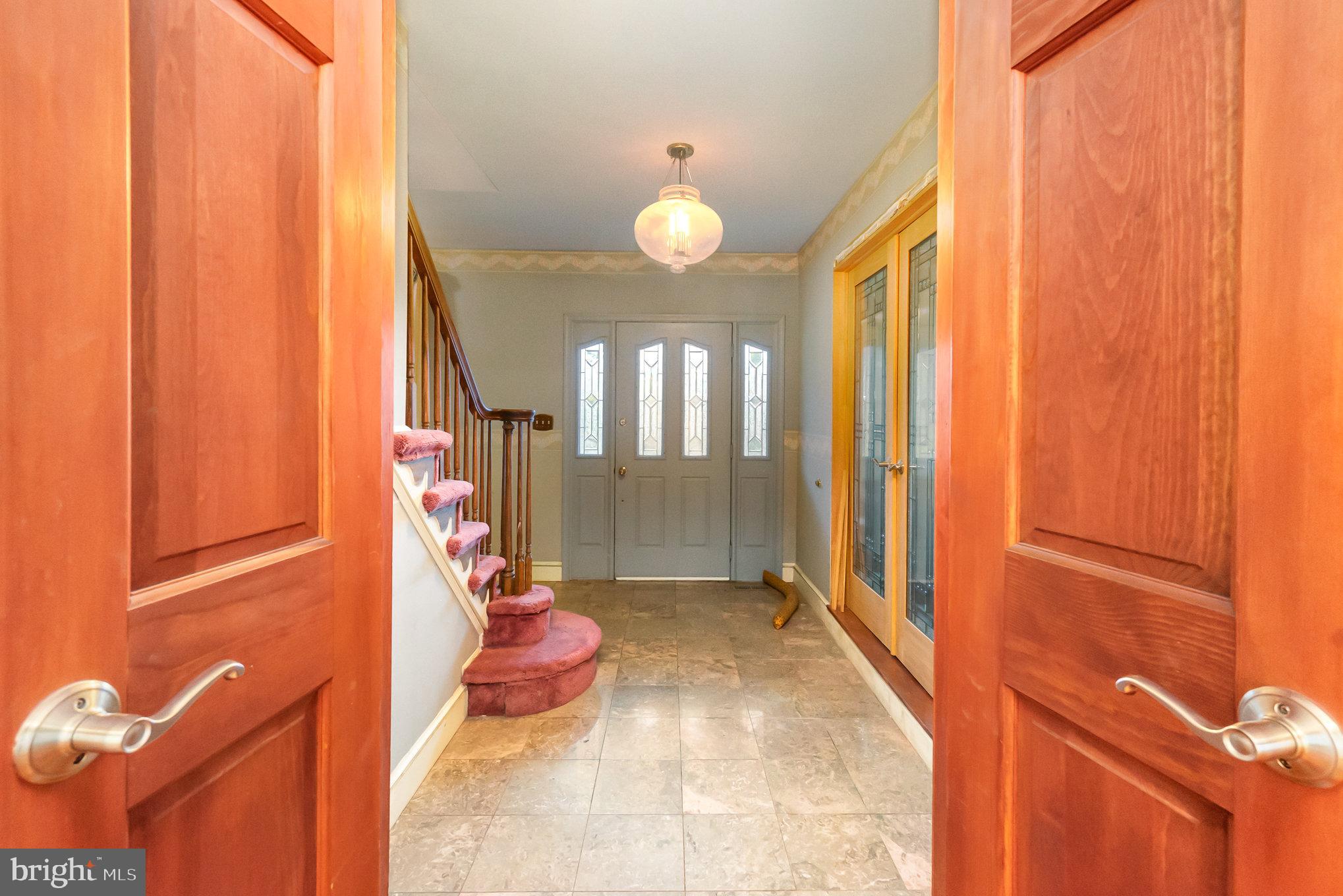 LYNS FOREST - Residential