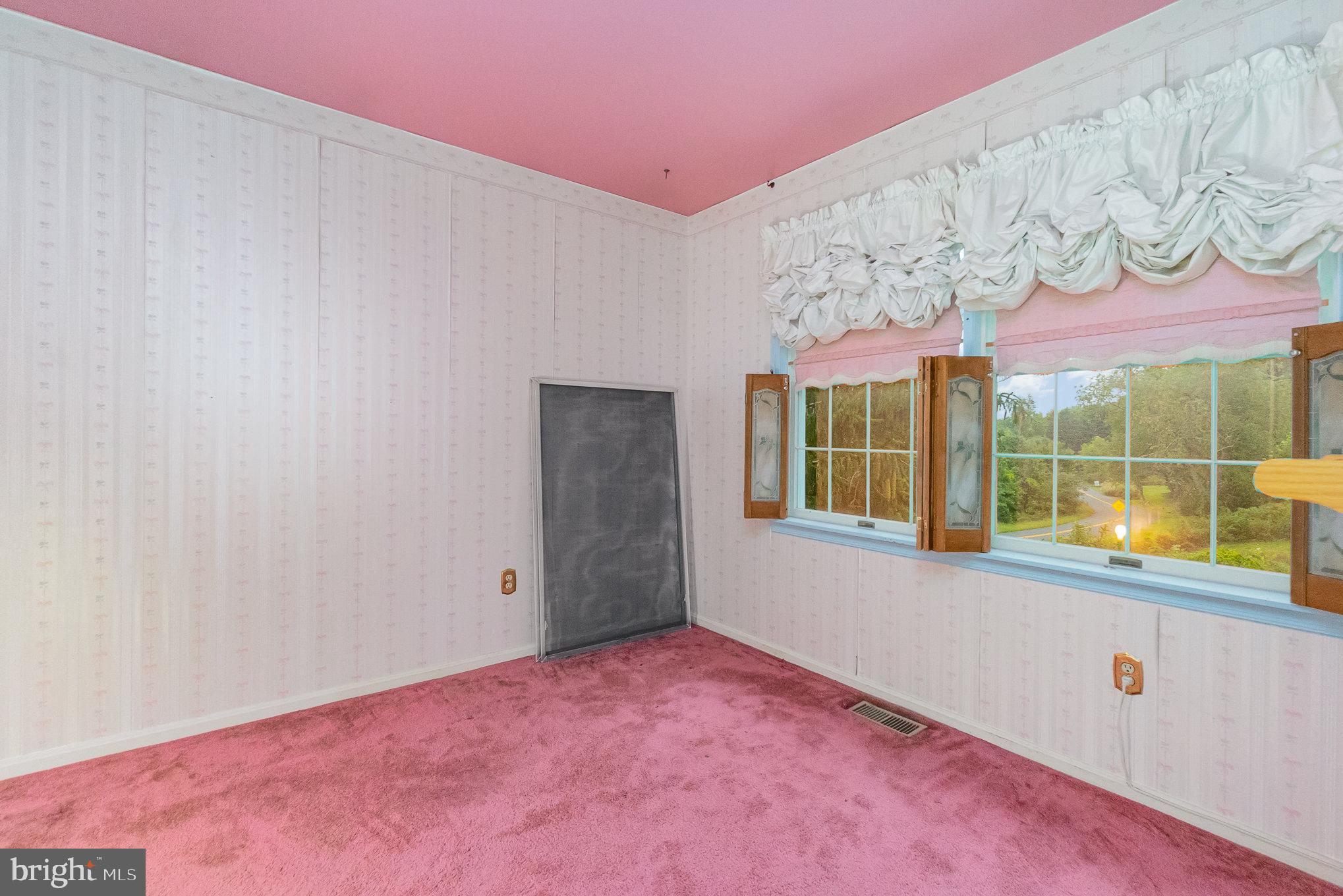 LYNS FOREST - Residential