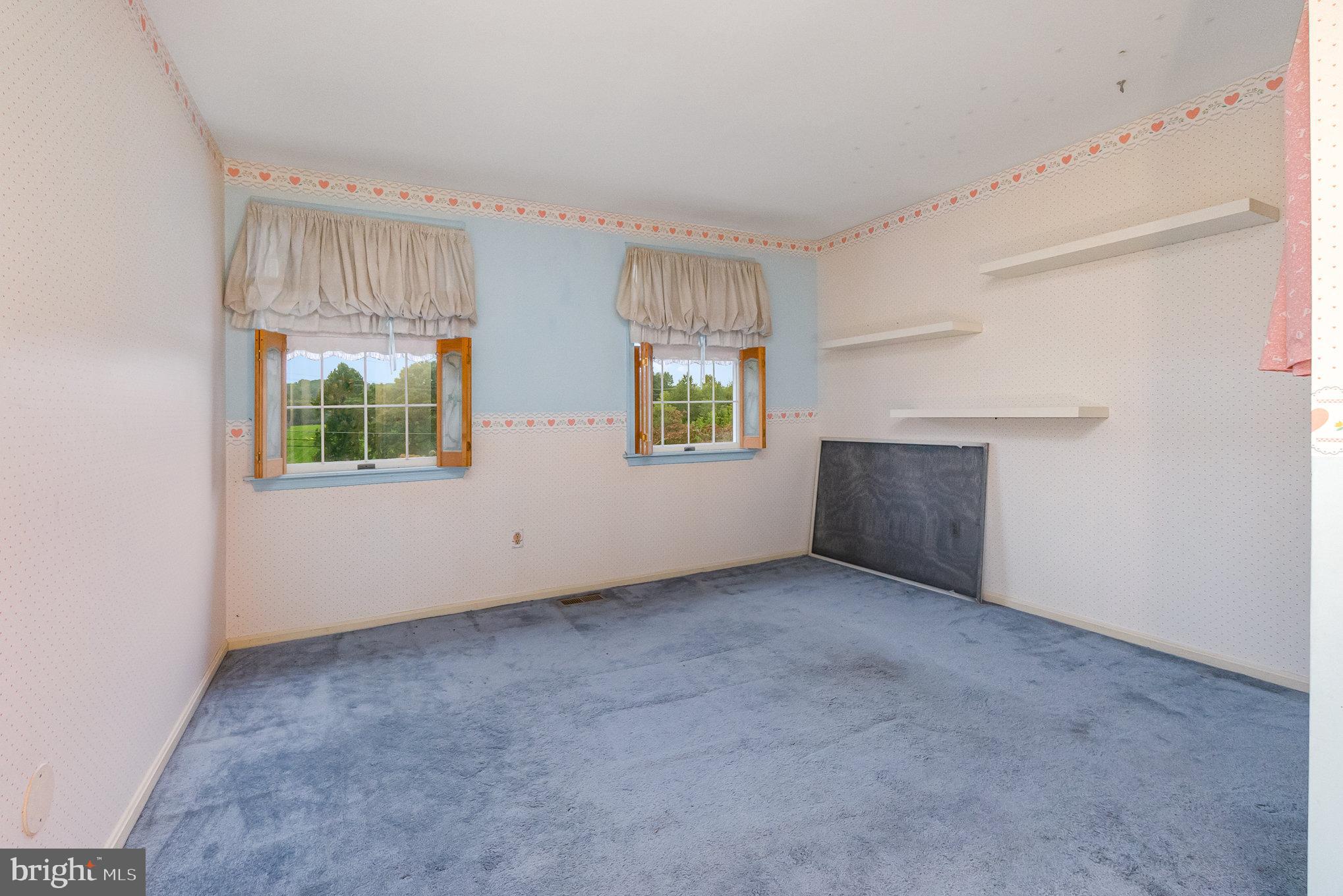 LYNS FOREST - Residential