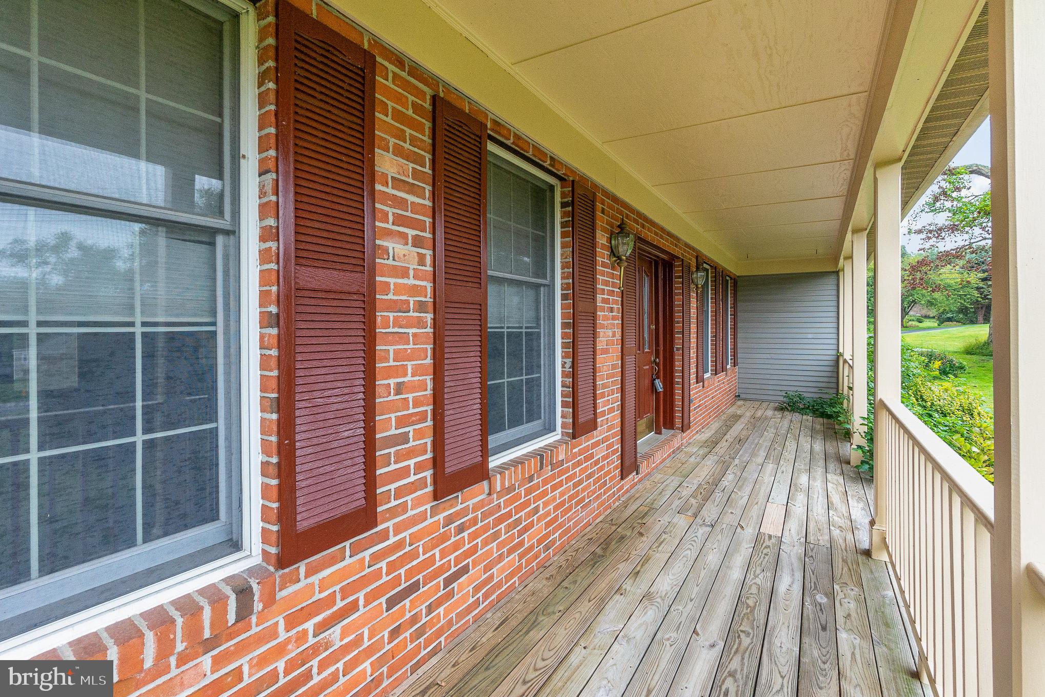 LYNS FOREST - Residential