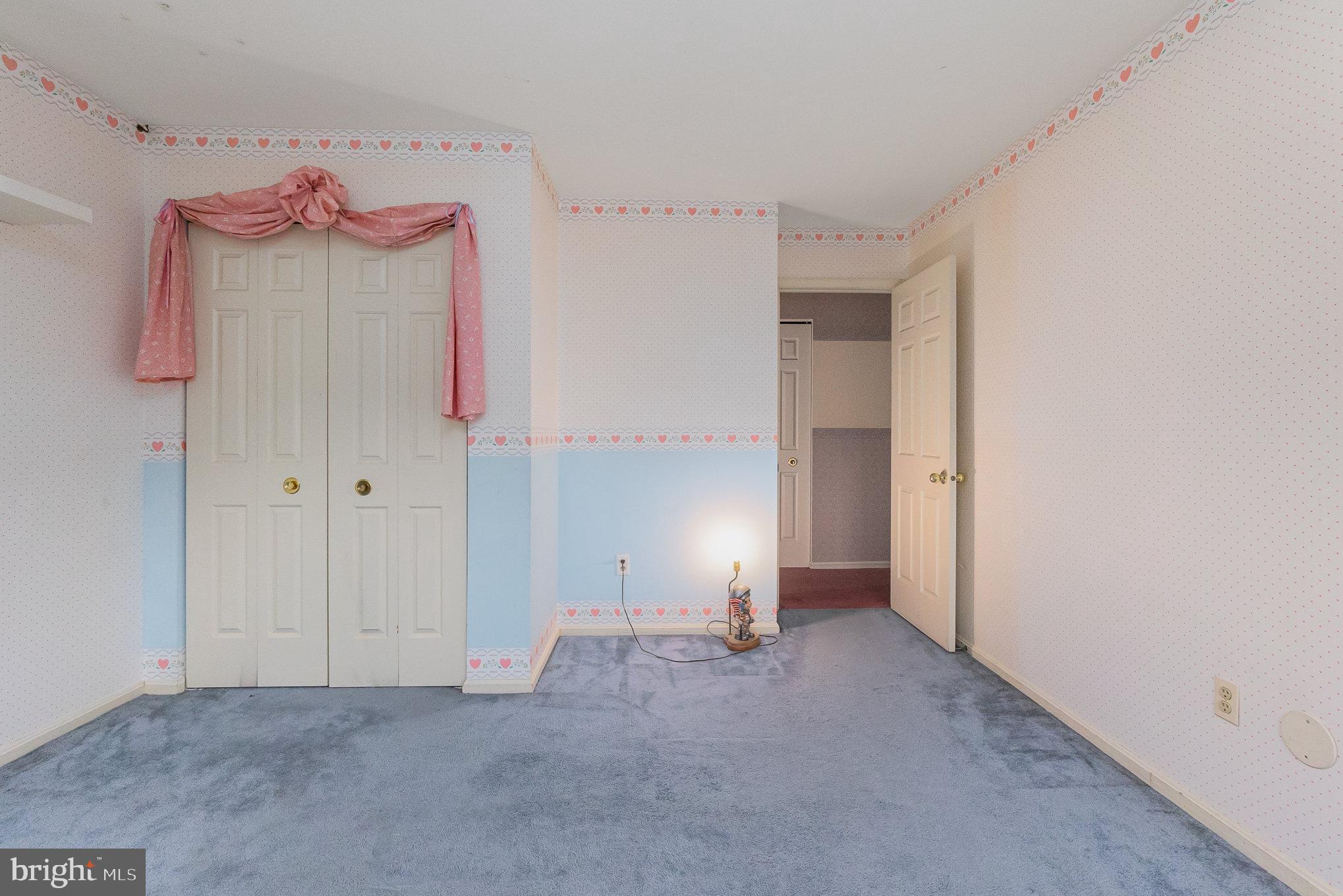 LYNS FOREST - Residential