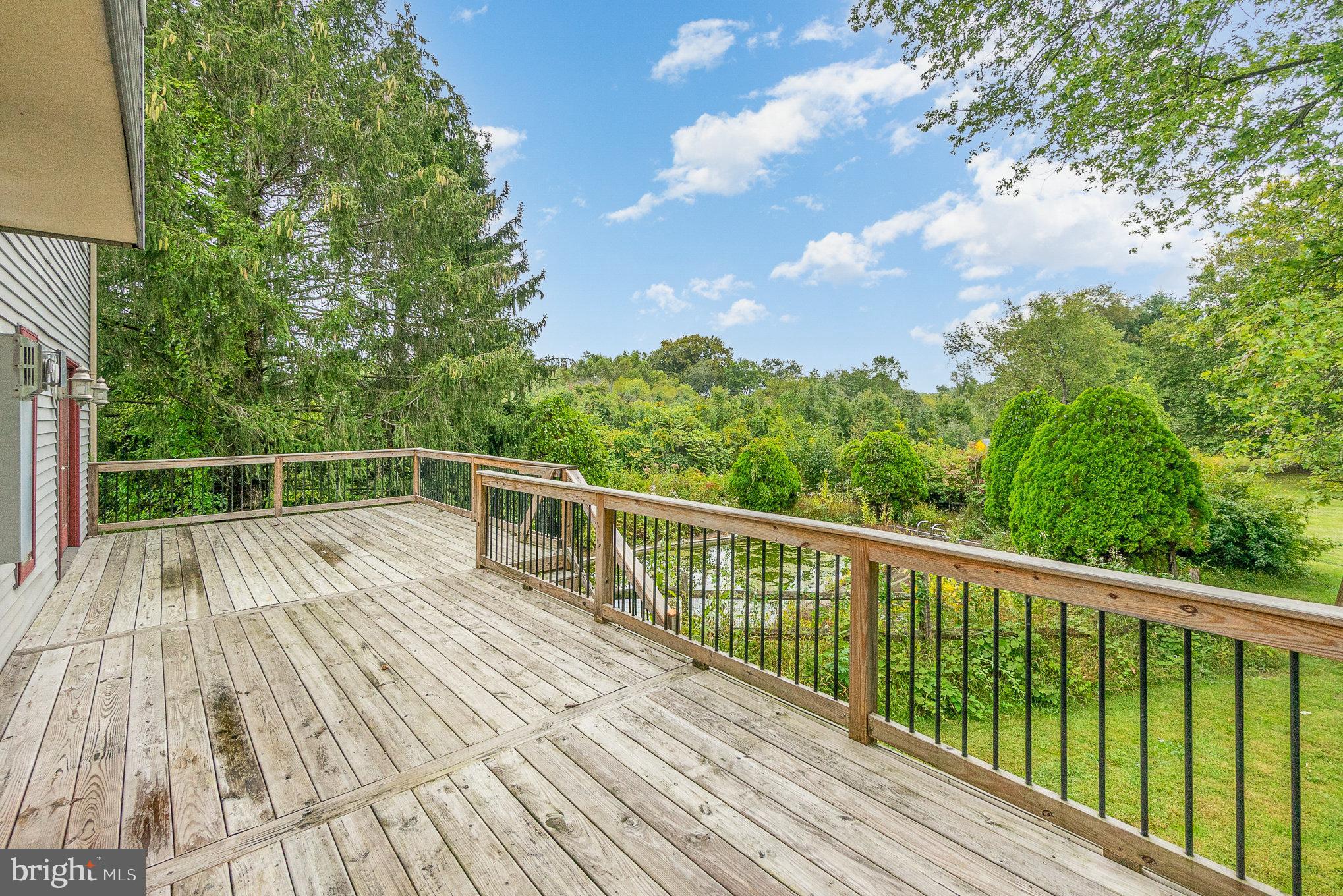 LYNS FOREST - Residential