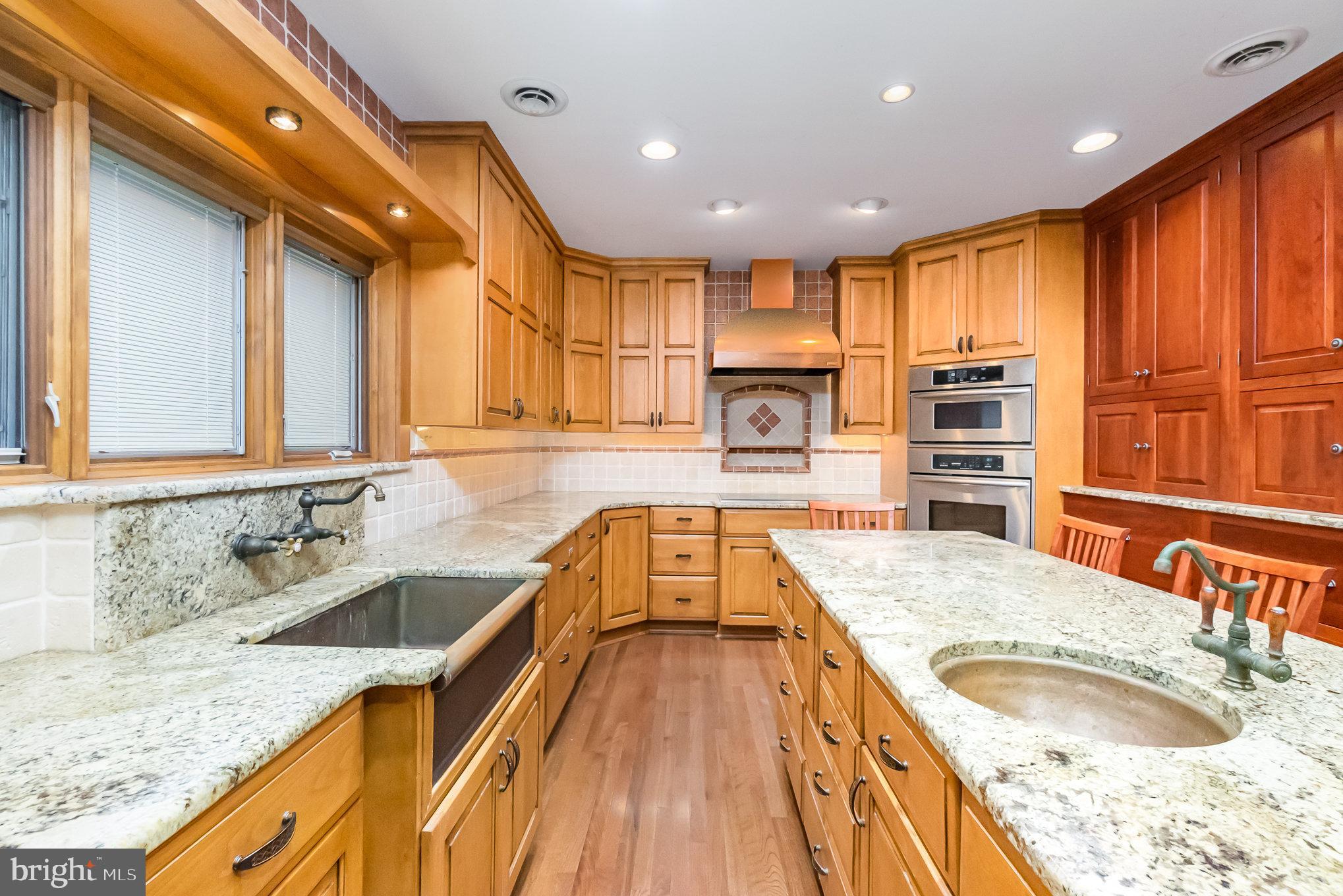 LYNS FOREST - Residential