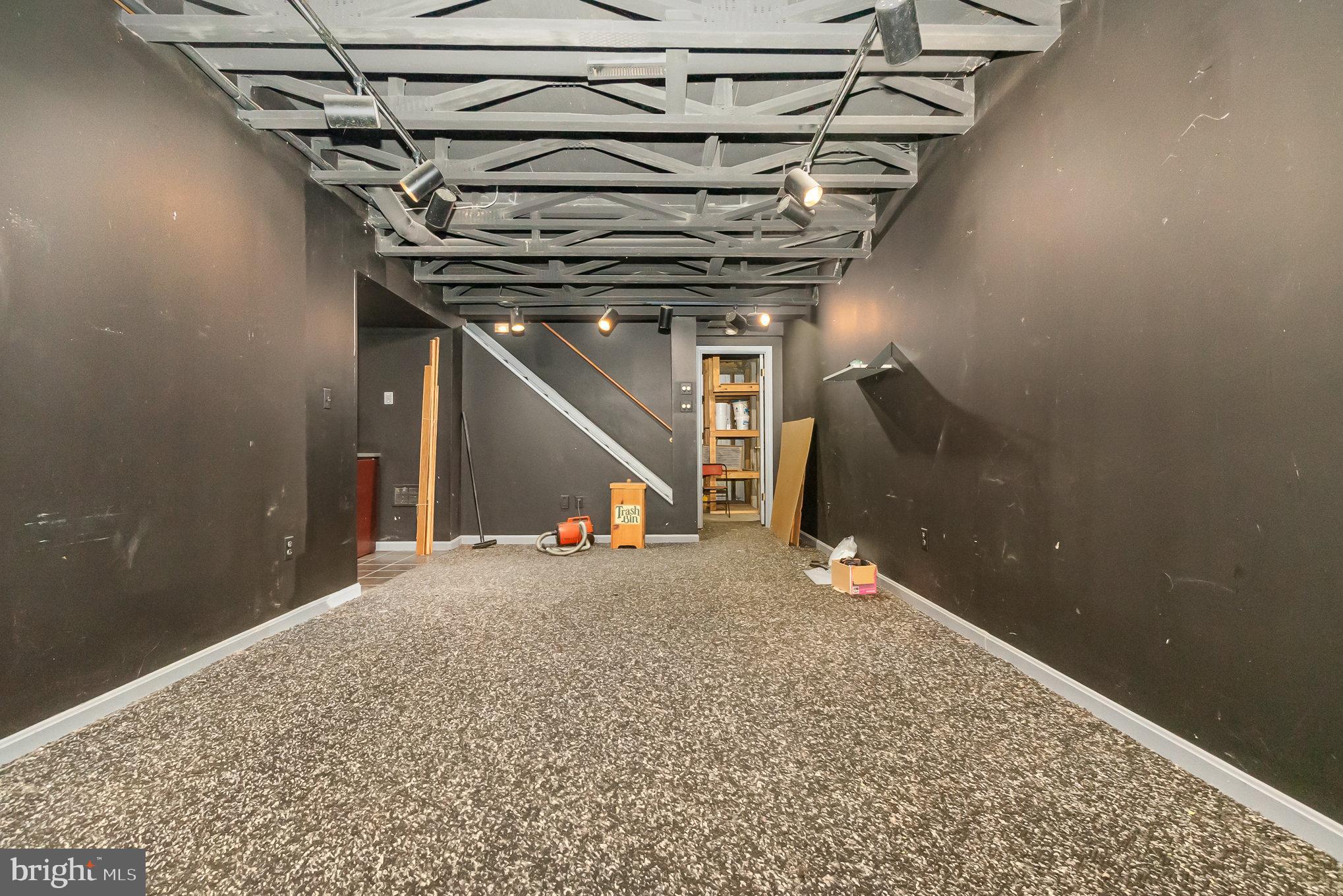 LYNS FOREST - Residential