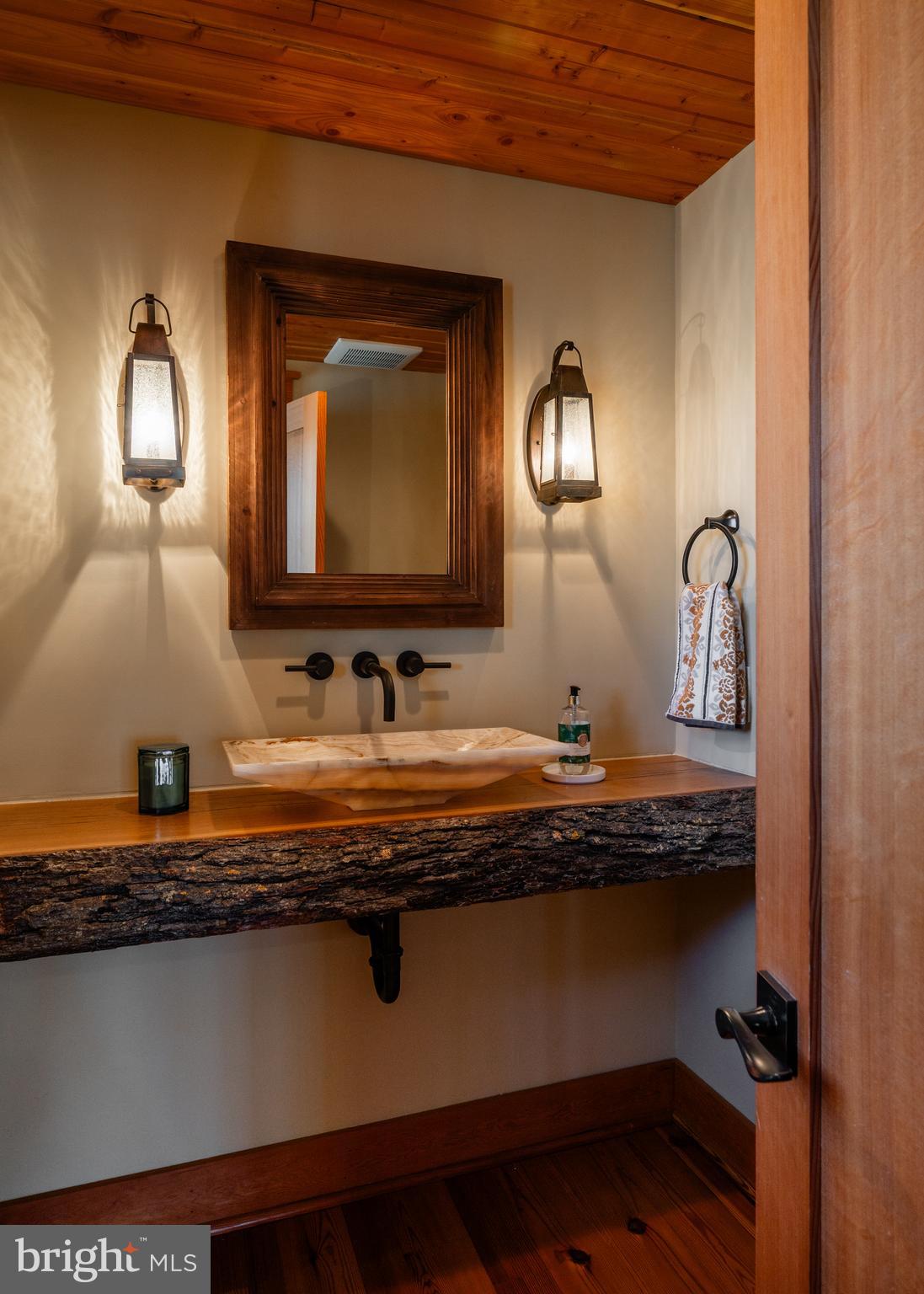 OCCOQUAN OAKS - Residential