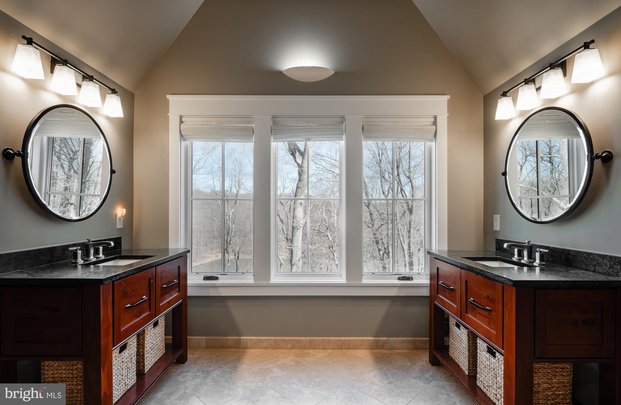 OCCOQUAN OAKS - Residential