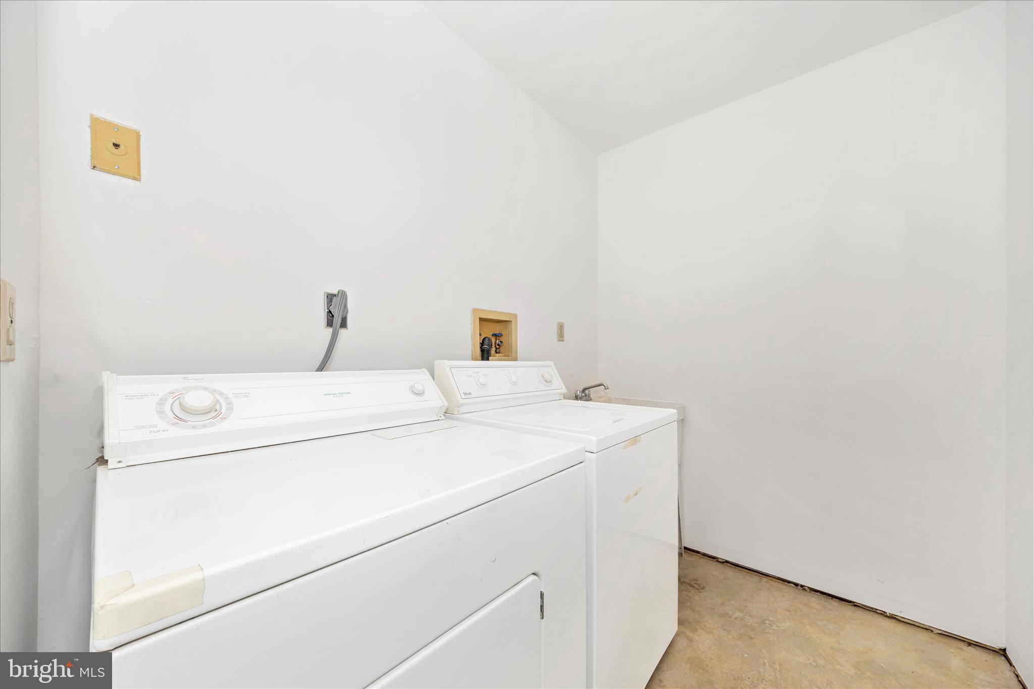 BOLIVAR ESTATES - Residential Lease