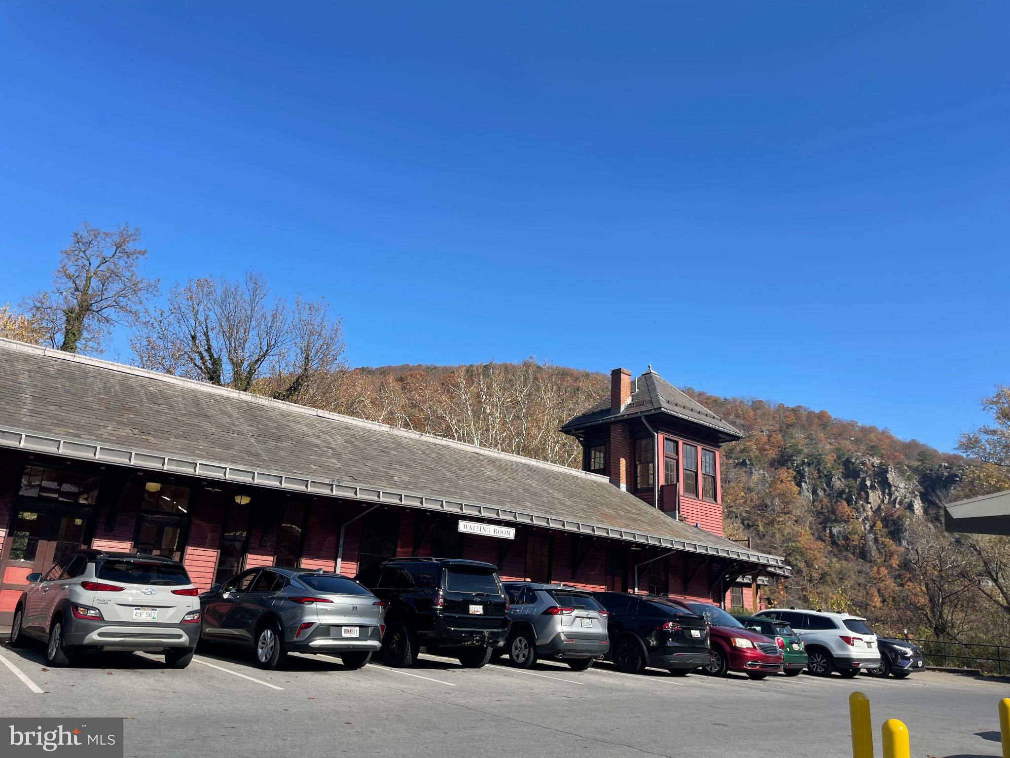 BOLIVAR ESTATES - Residential Lease