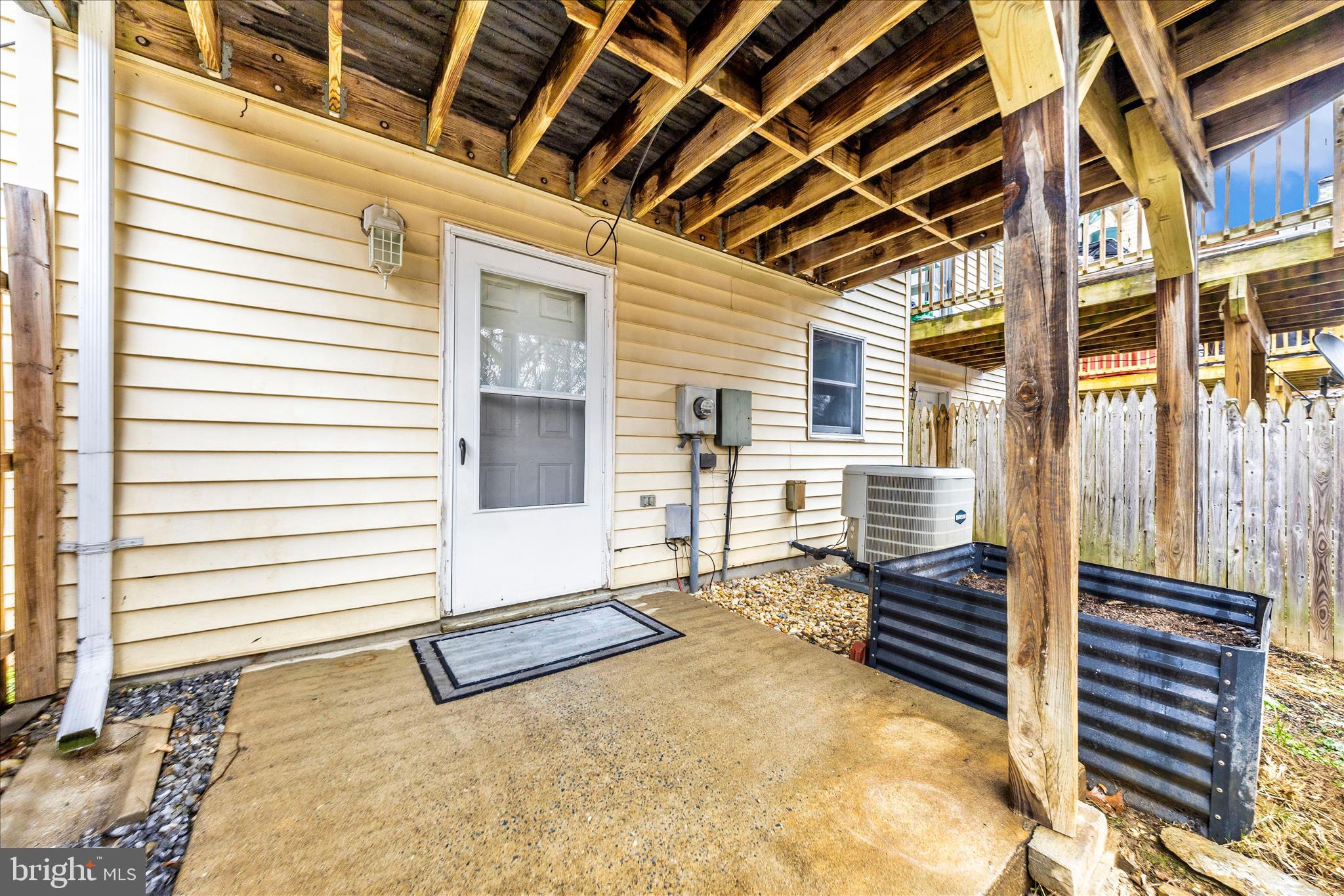 BOLIVAR ESTATES - Residential Lease