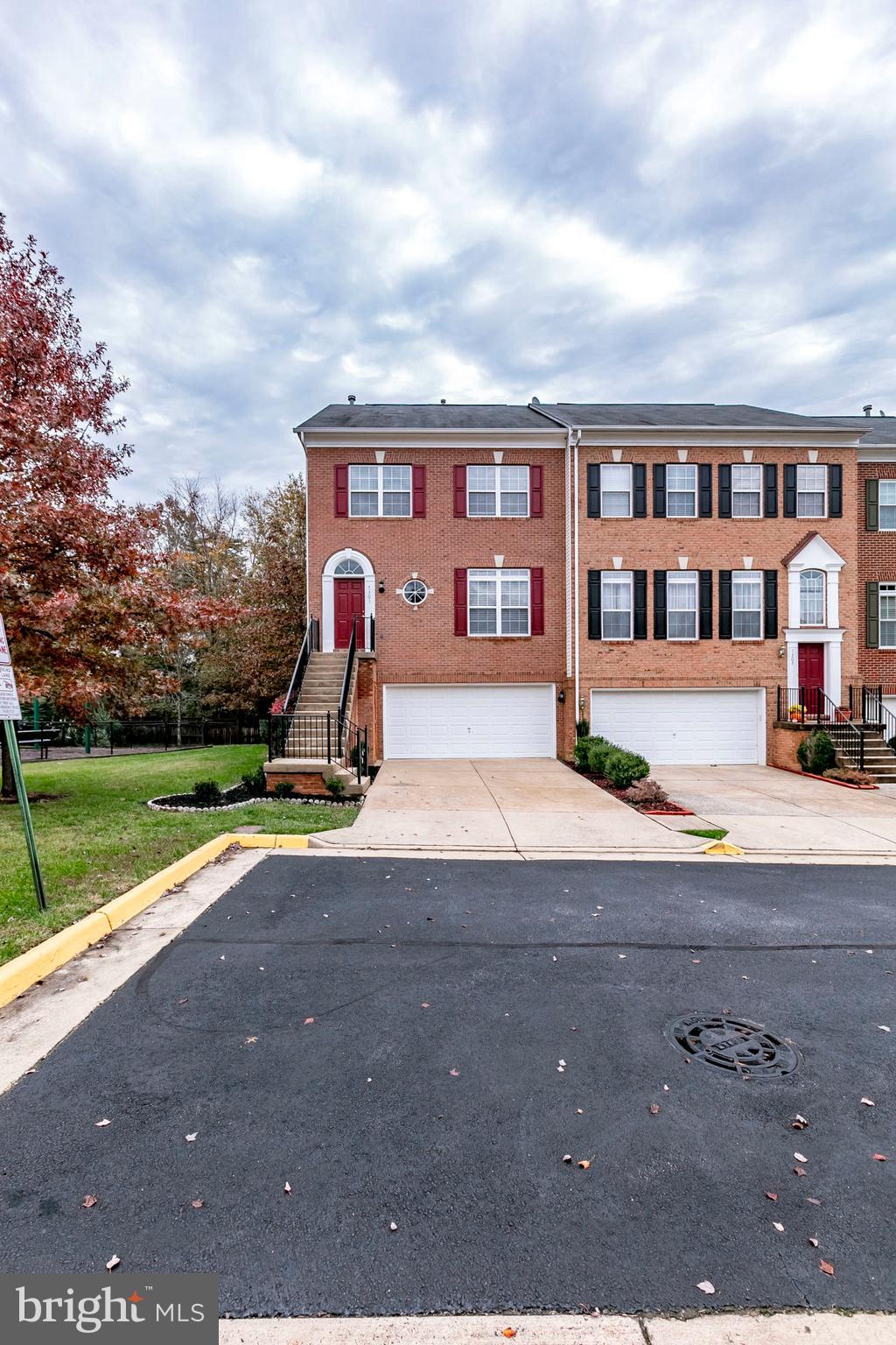 TOWNES OF MANCHESTER WOODS - Residential