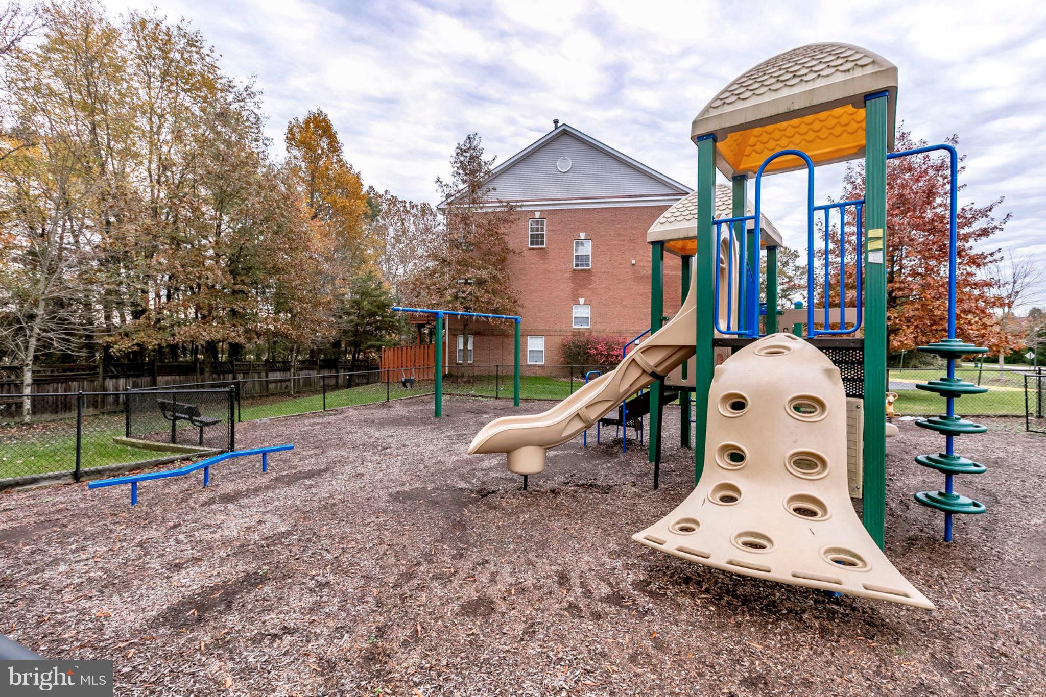 TOWNES OF MANCHESTER WOODS - Residential