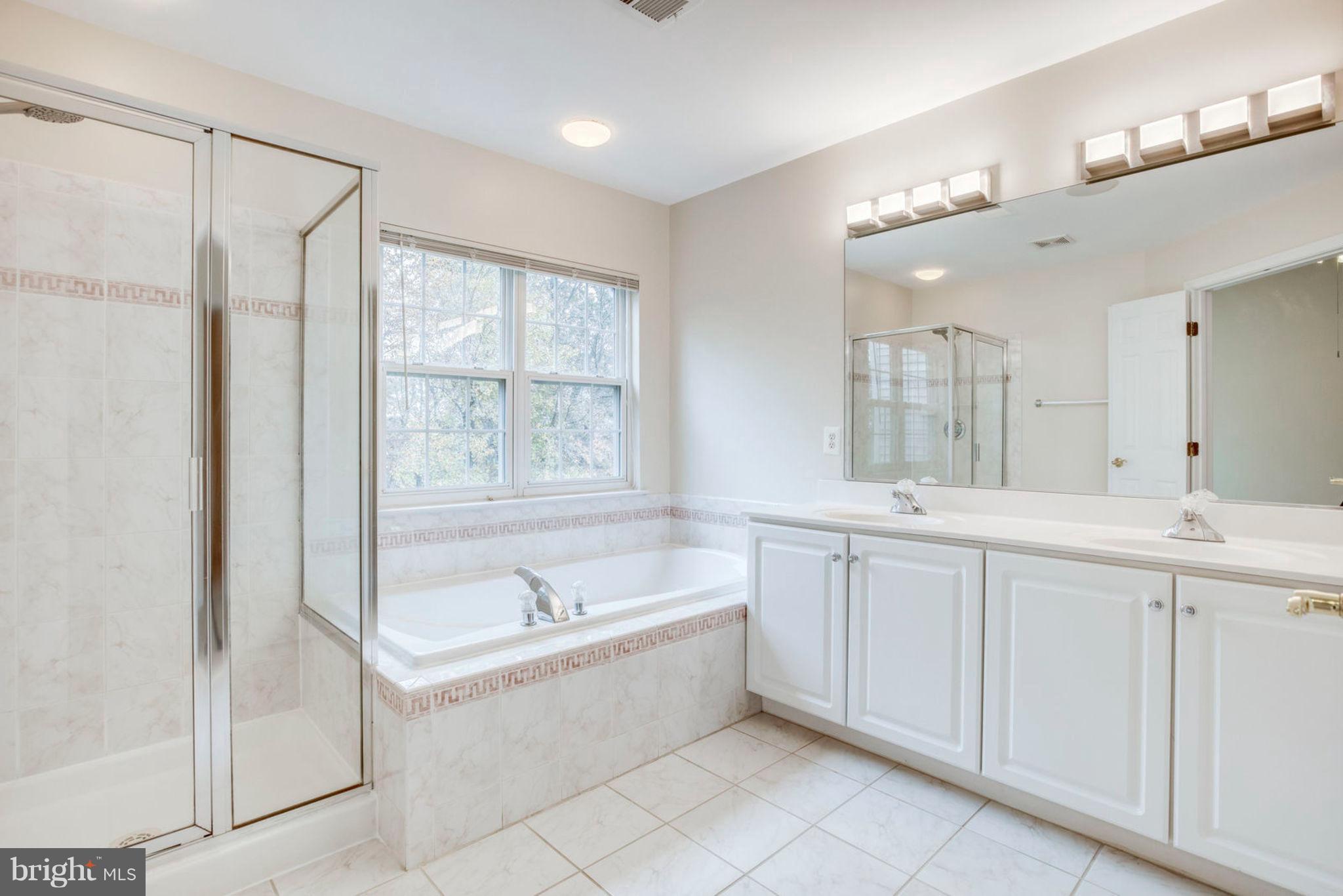 TOWNES OF MANCHESTER WOODS - Residential