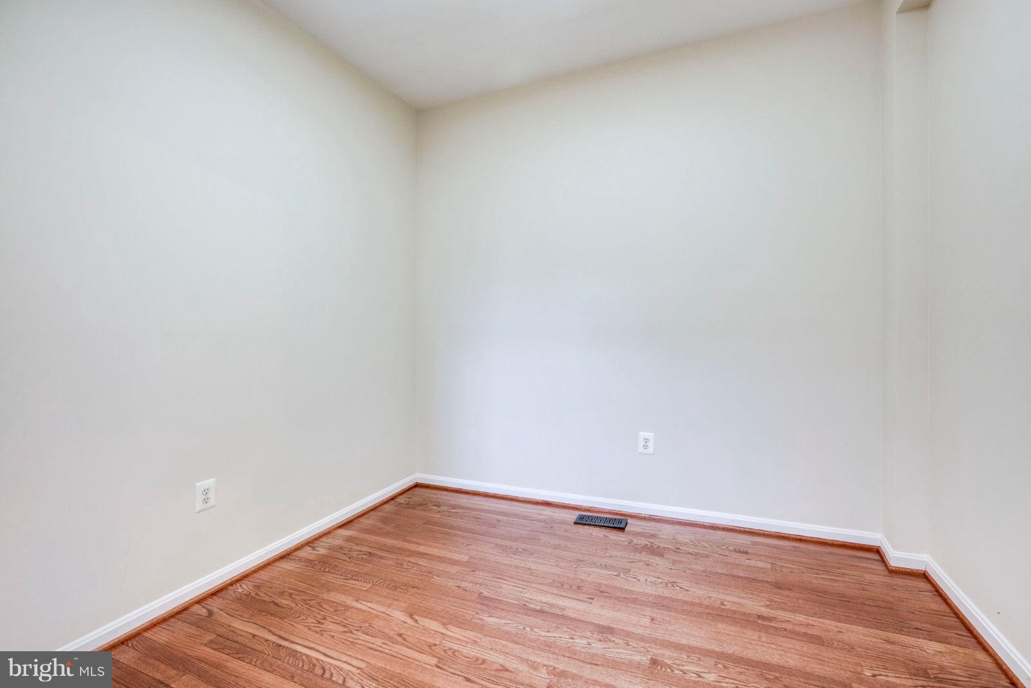 TOWNES OF MANCHESTER WOODS - Residential