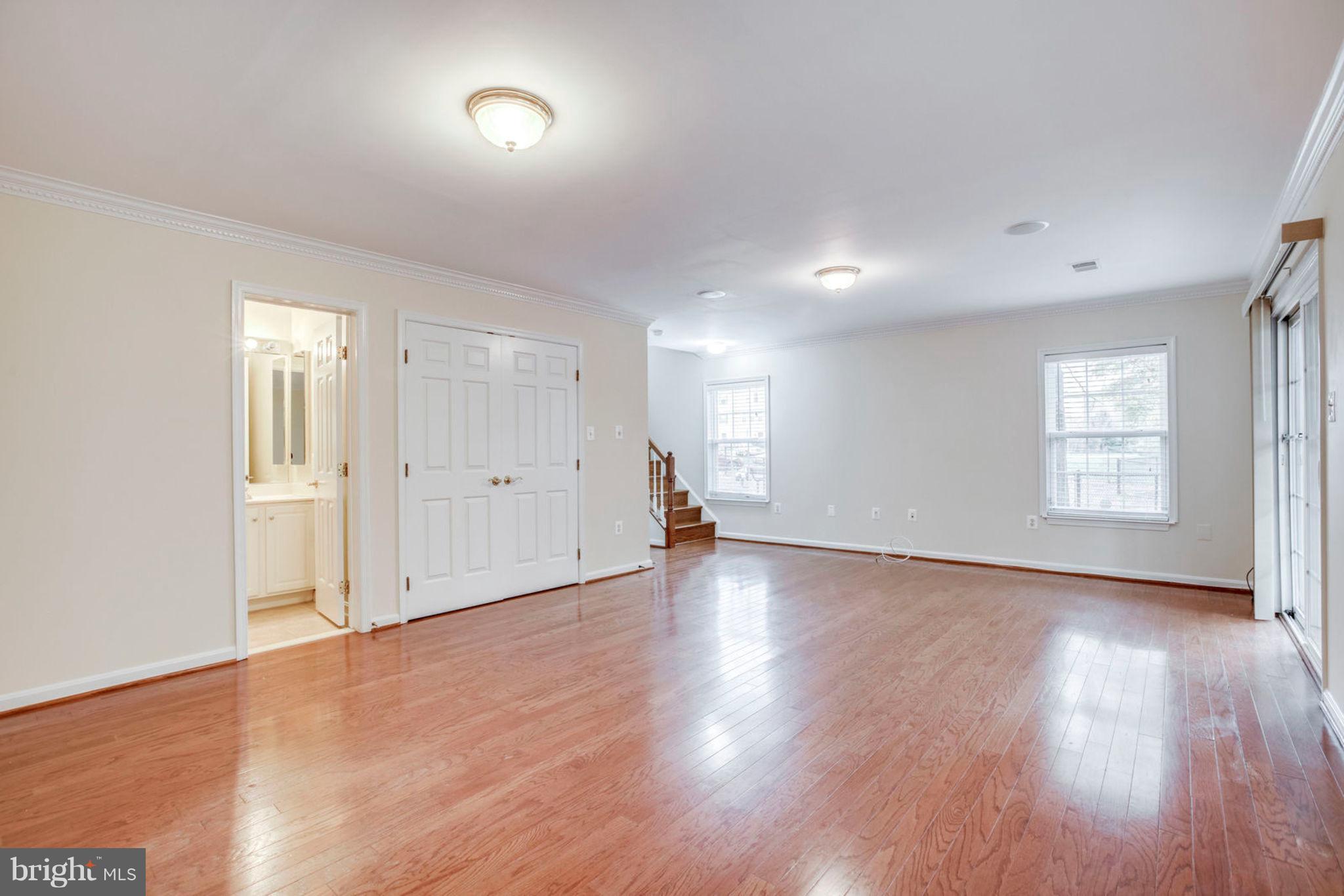 TOWNES OF MANCHESTER WOODS - Residential