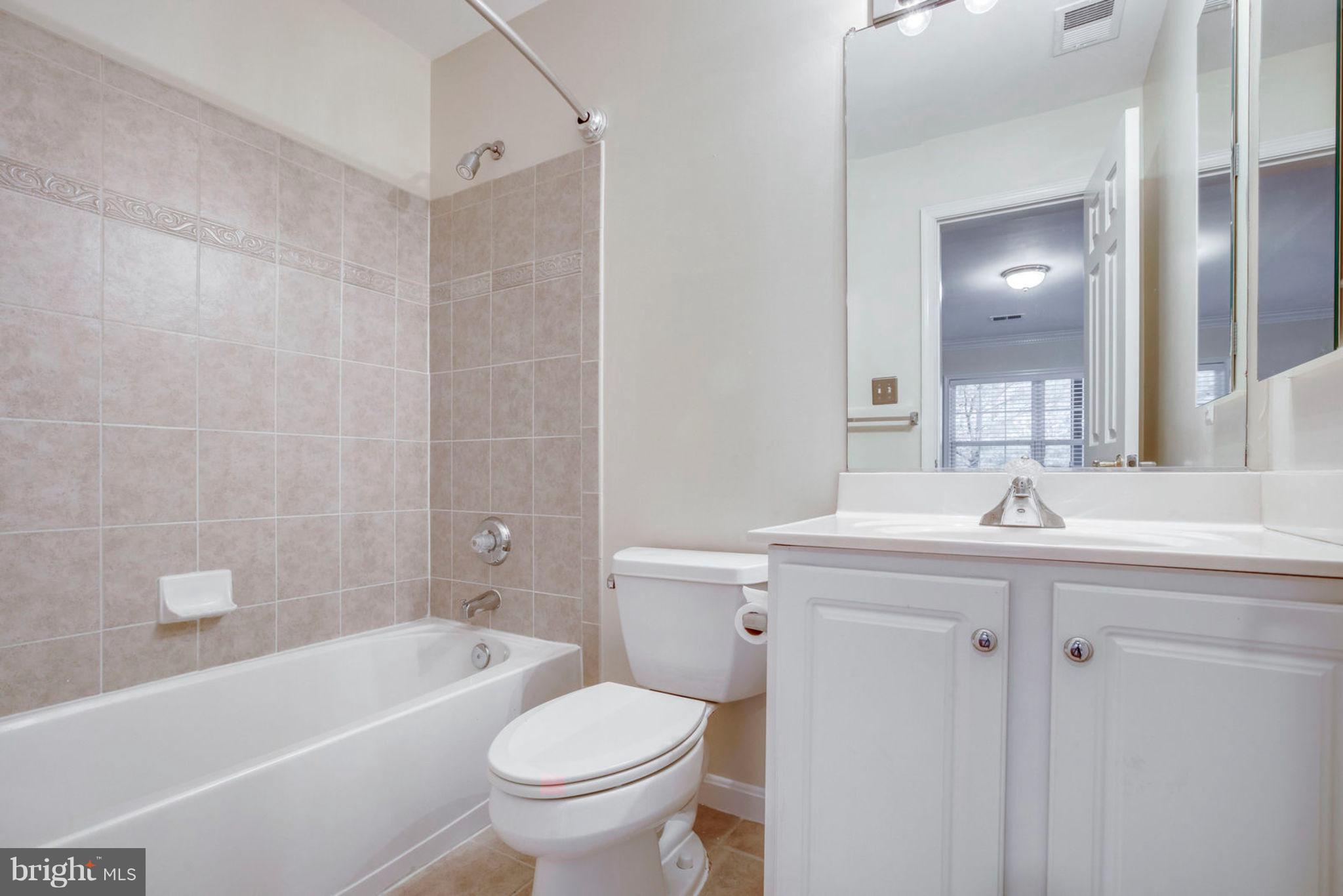 TOWNES OF MANCHESTER WOODS - Residential