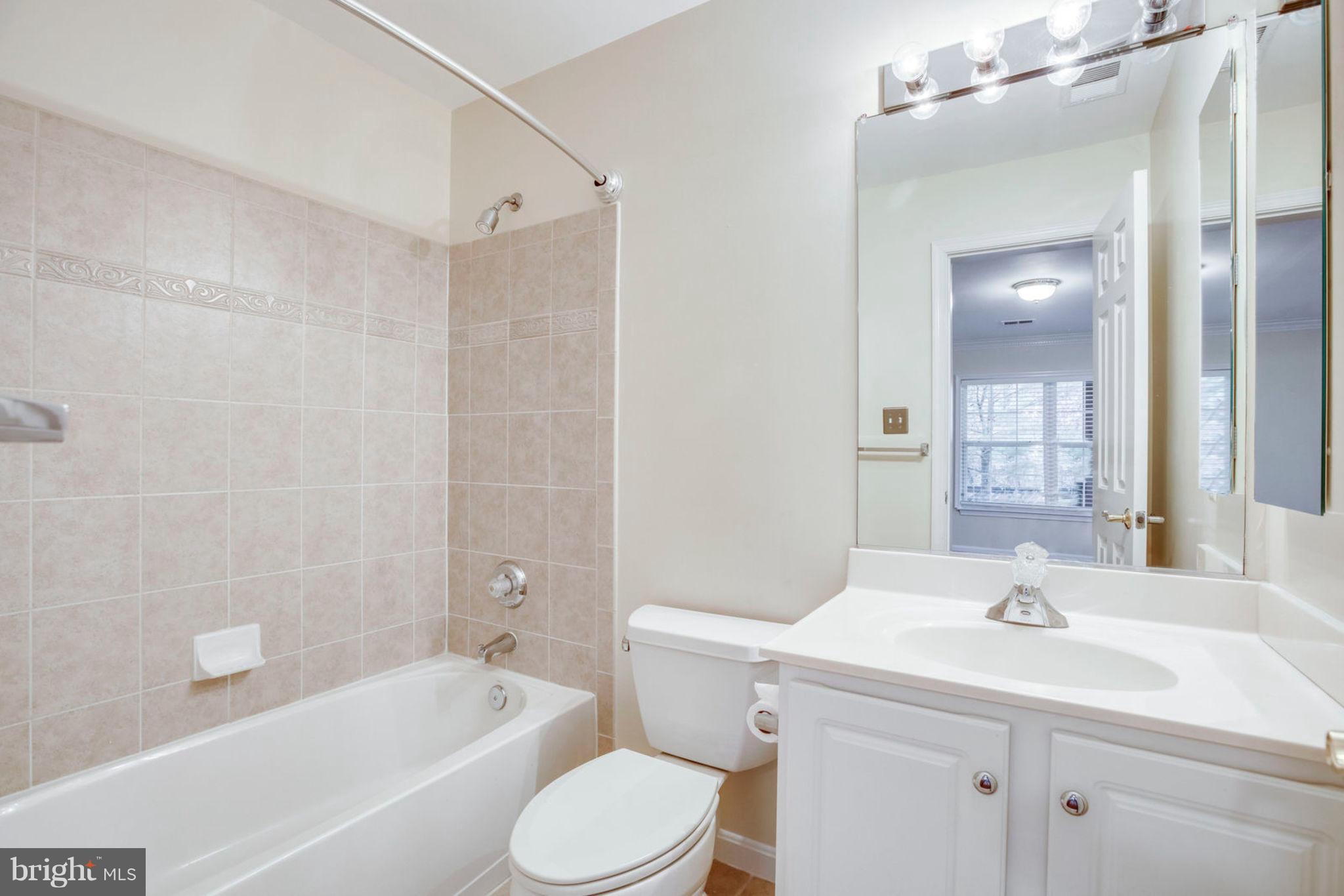 TOWNES OF MANCHESTER WOODS - Residential