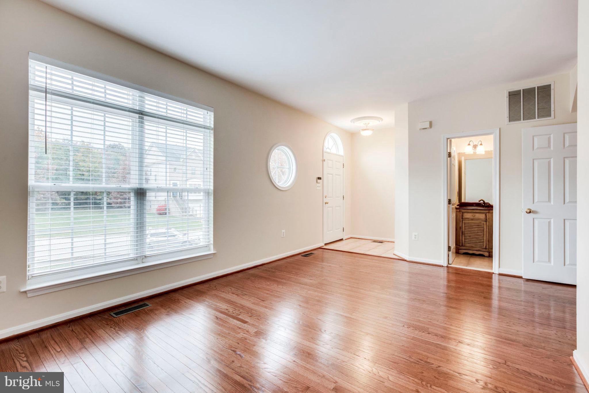 TOWNES OF MANCHESTER WOODS - Residential