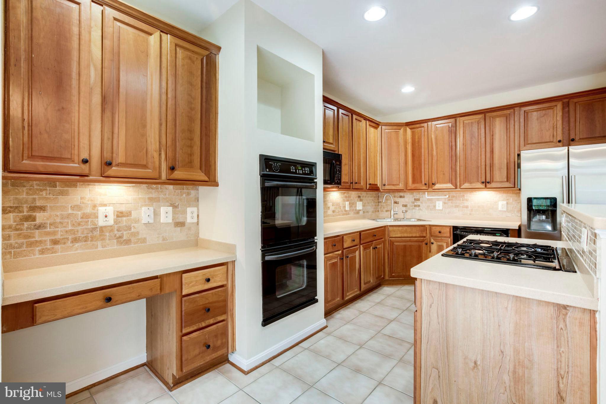 TOWNES OF MANCHESTER WOODS - Residential