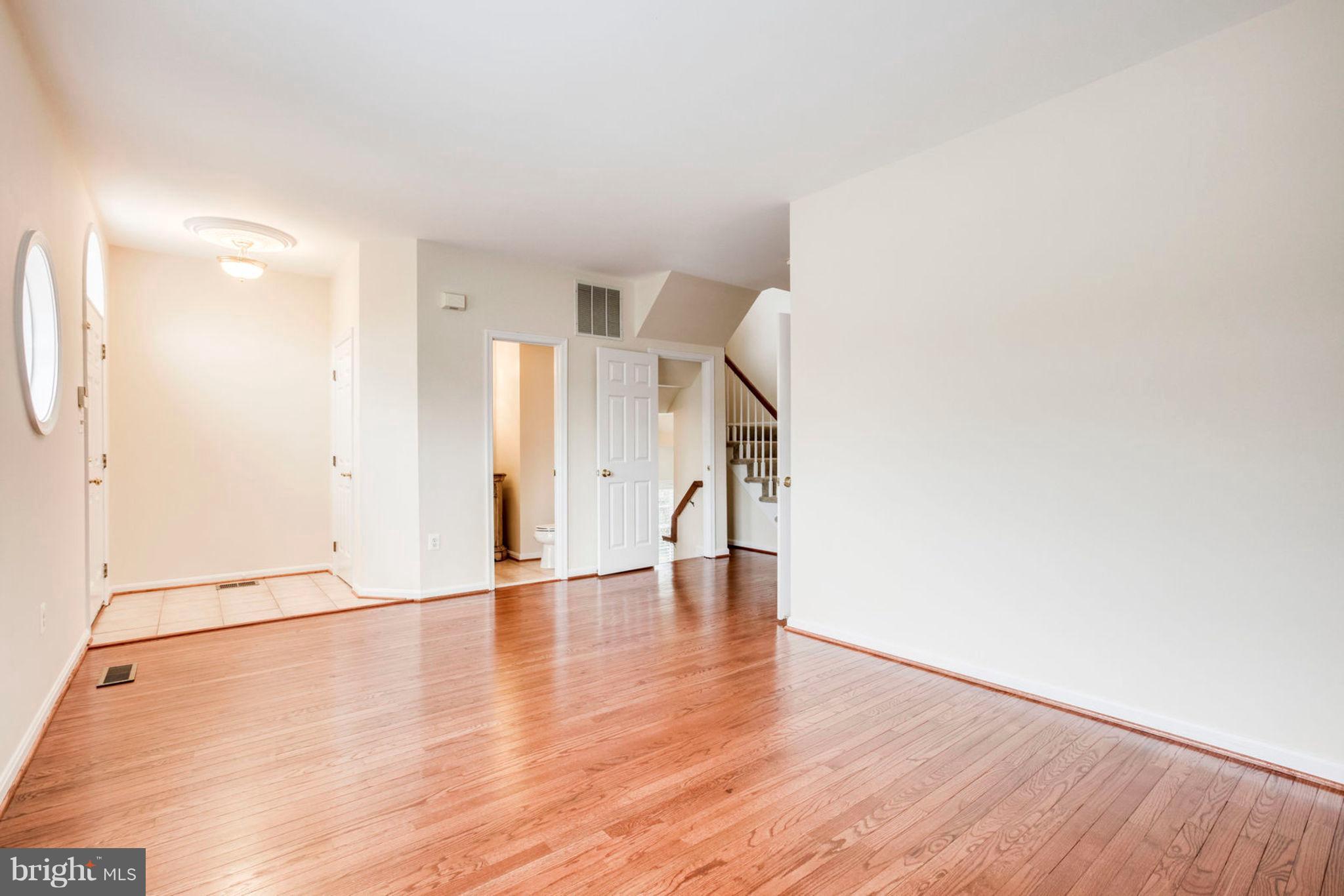 TOWNES OF MANCHESTER WOODS - Residential