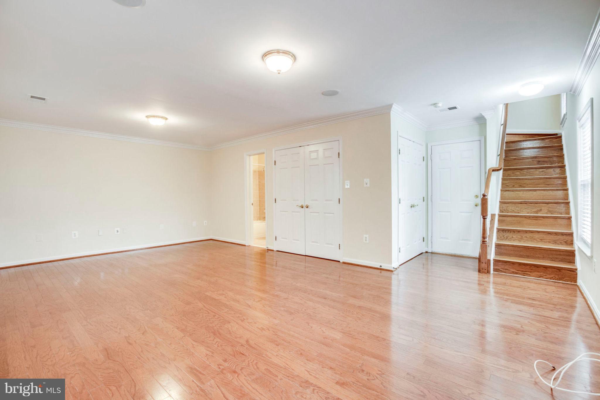 TOWNES OF MANCHESTER WOODS - Residential