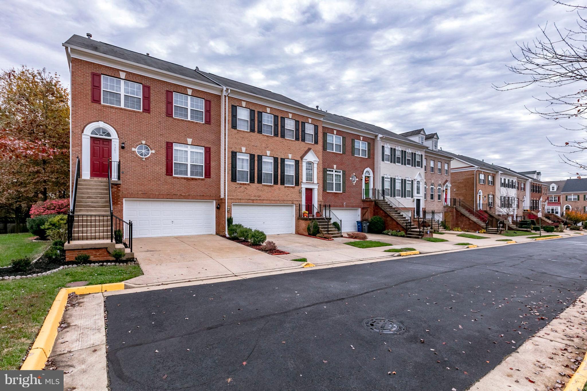 TOWNES OF MANCHESTER WOODS - Residential