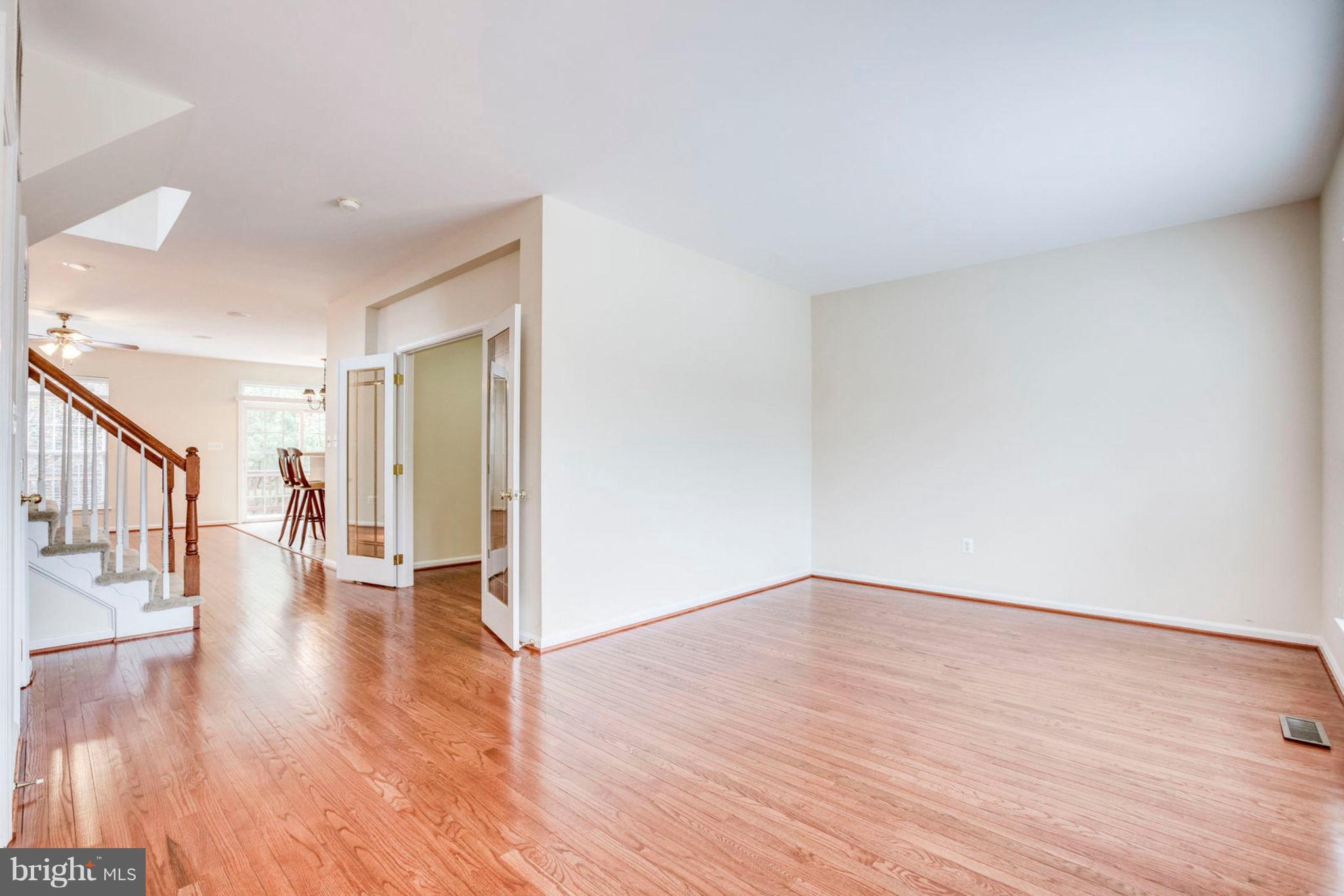 TOWNES OF MANCHESTER WOODS - Residential