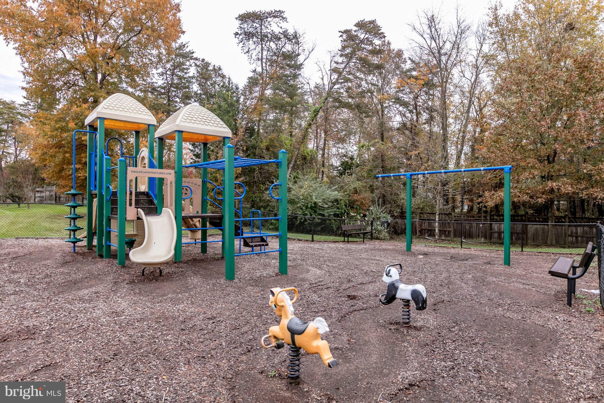 TOWNES OF MANCHESTER WOODS - Residential