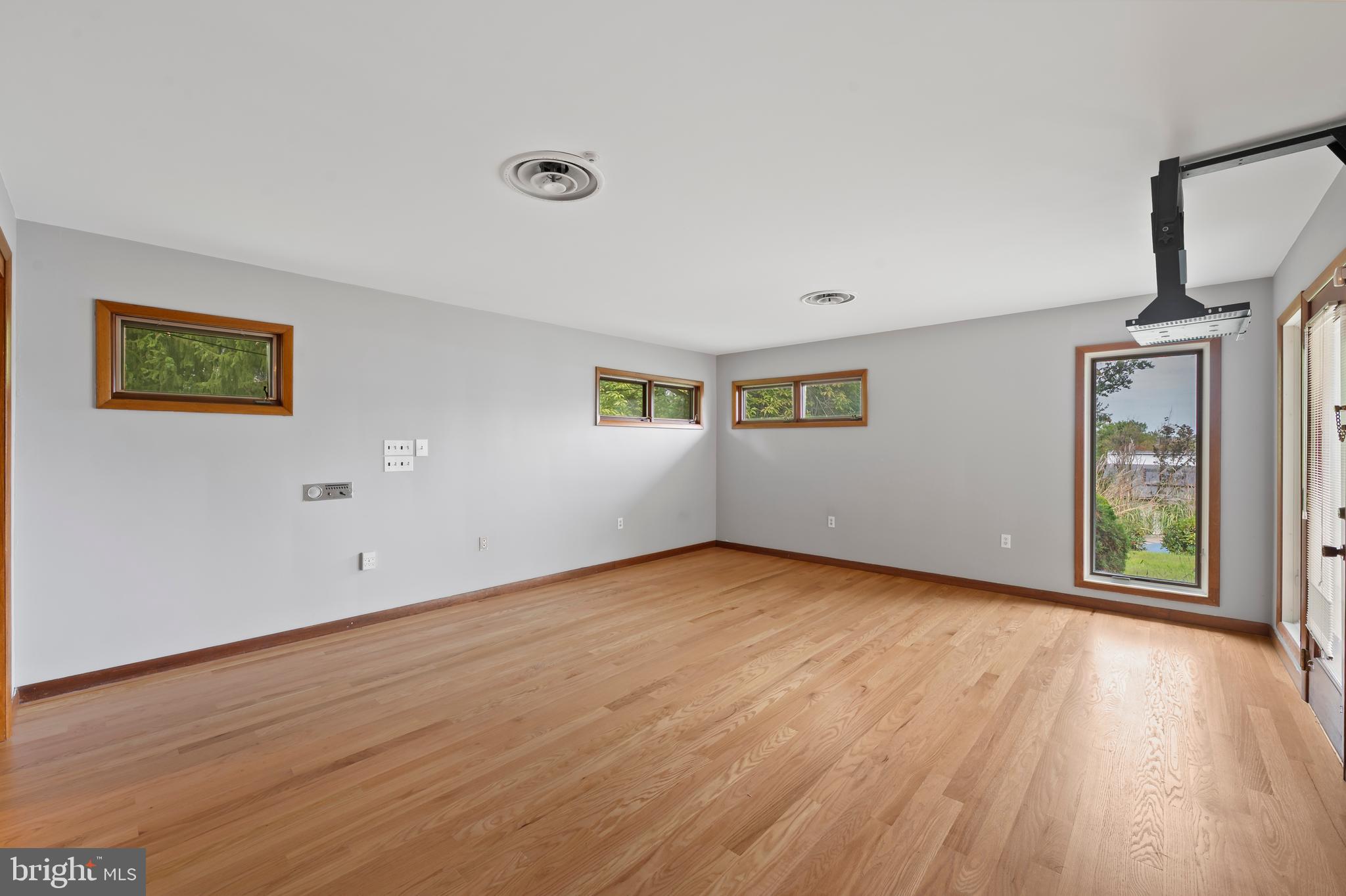 ROBIN HOOD - Residential