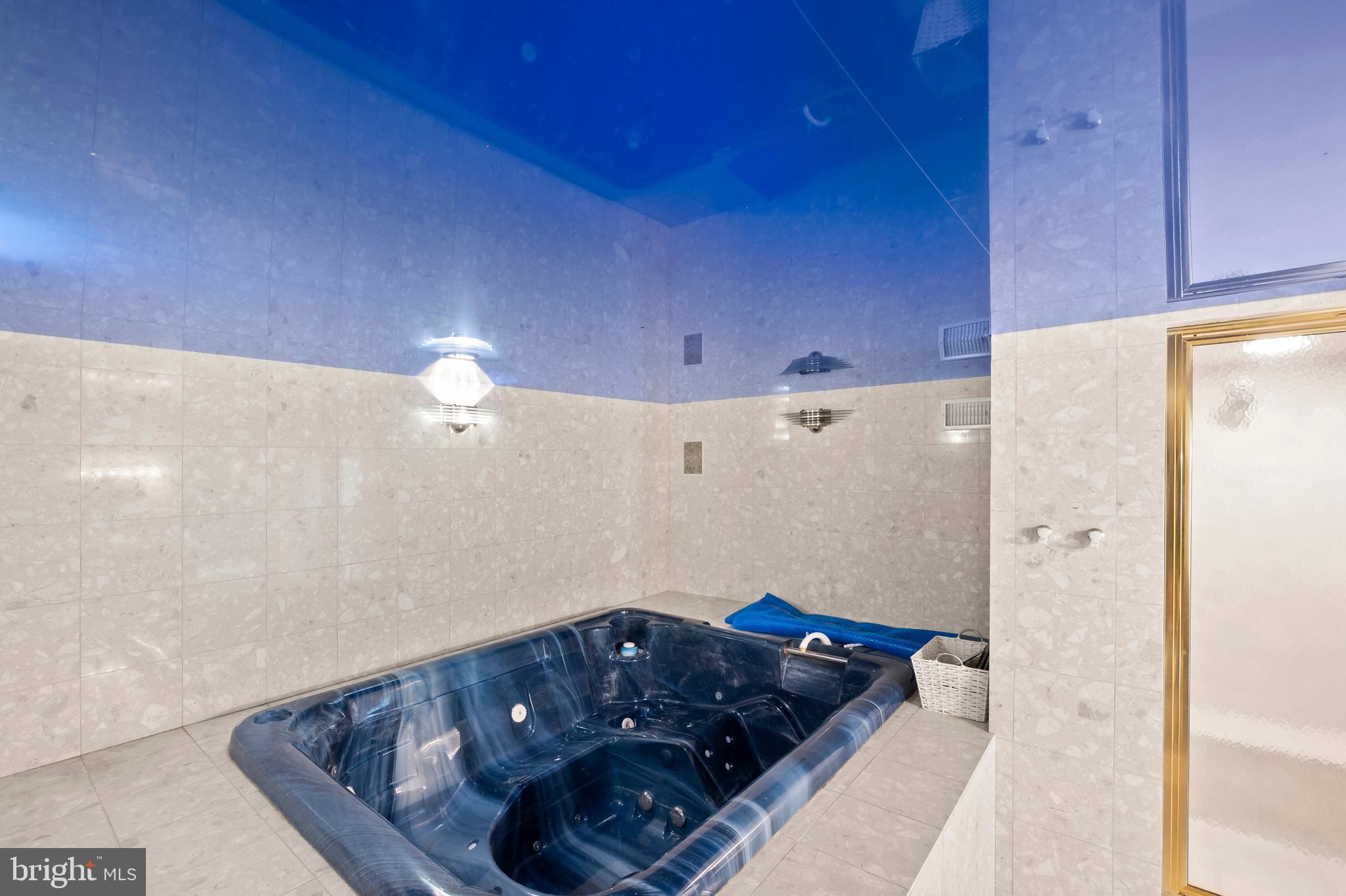 ROBIN HOOD - Residential