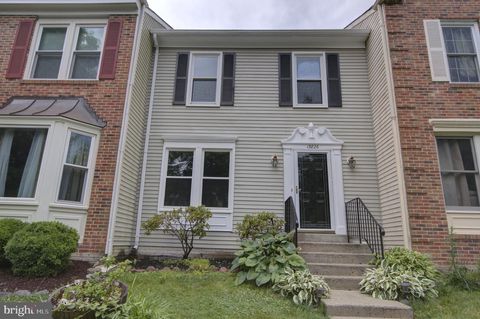 Townhouse For Rent - 13826 Wakley Court<br/> CENTREVILLE, VA 20121
