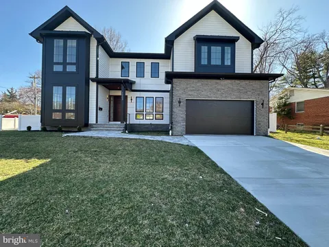 1009 Hillcrest Drive SW, Vienna, VA MLS: VAFX2207472