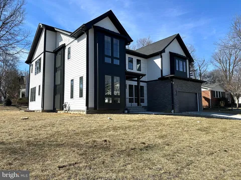 1009 Hillcrest Drive SW, Vienna, VA MLS: VAFX2207472