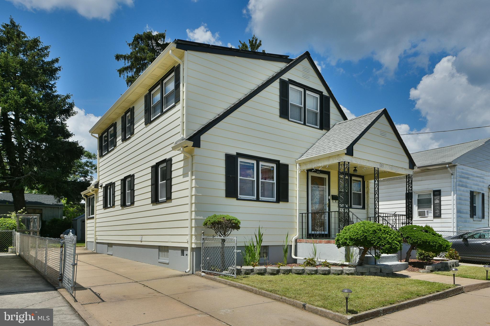 323 HUTCHINSON STREET