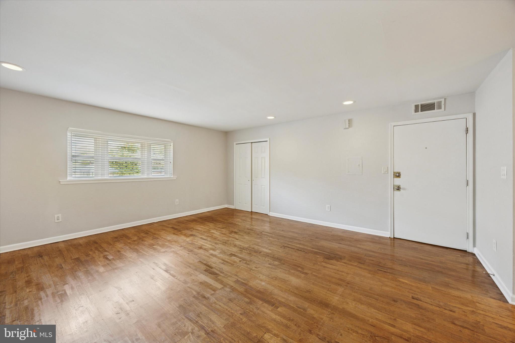 ROXBOROUGH - Residential Lease