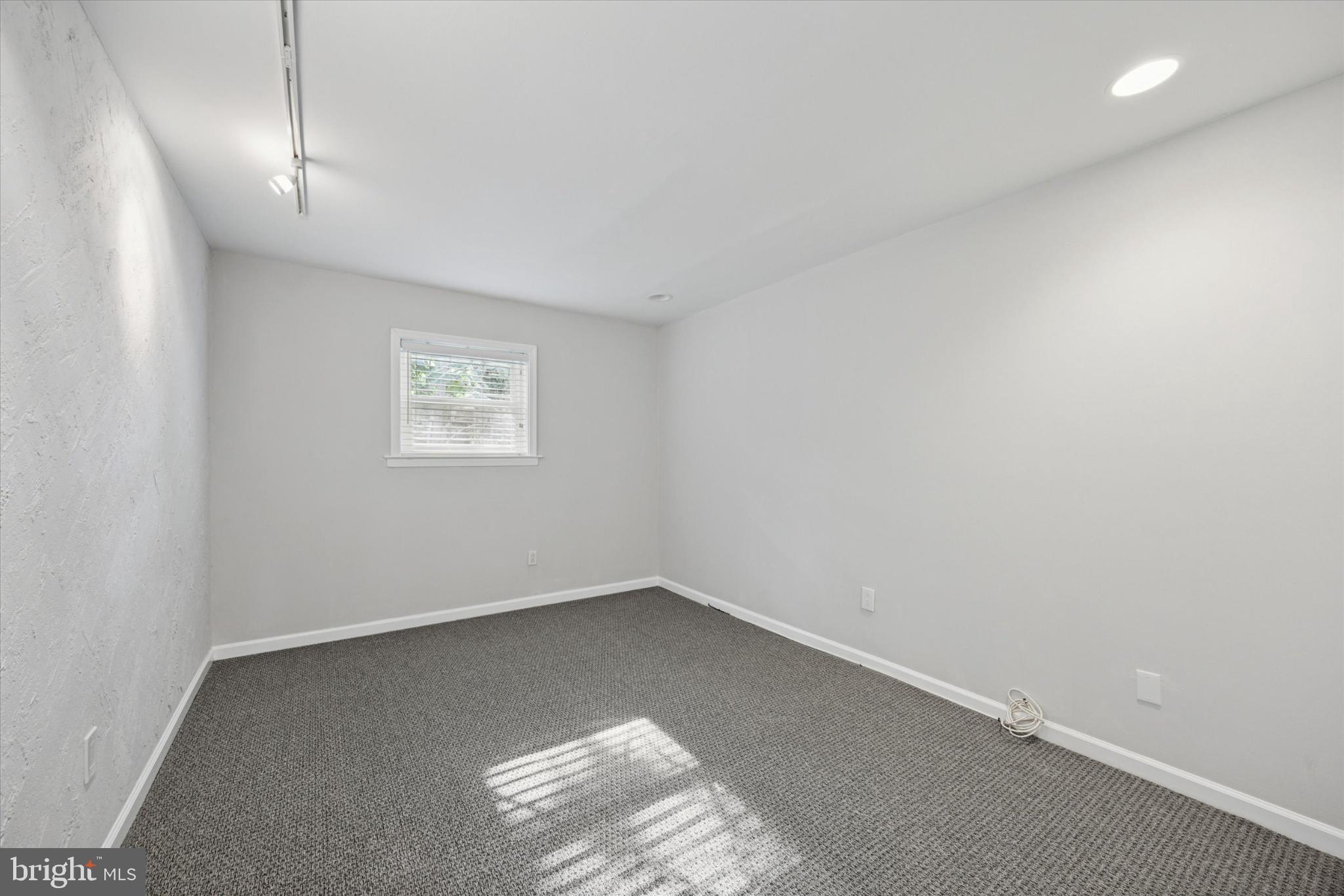 ROXBOROUGH - Residential Lease